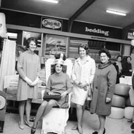 Hazelwoods Bride of the Year; mayor Doris Nicholson, right [P1-4865-7255]