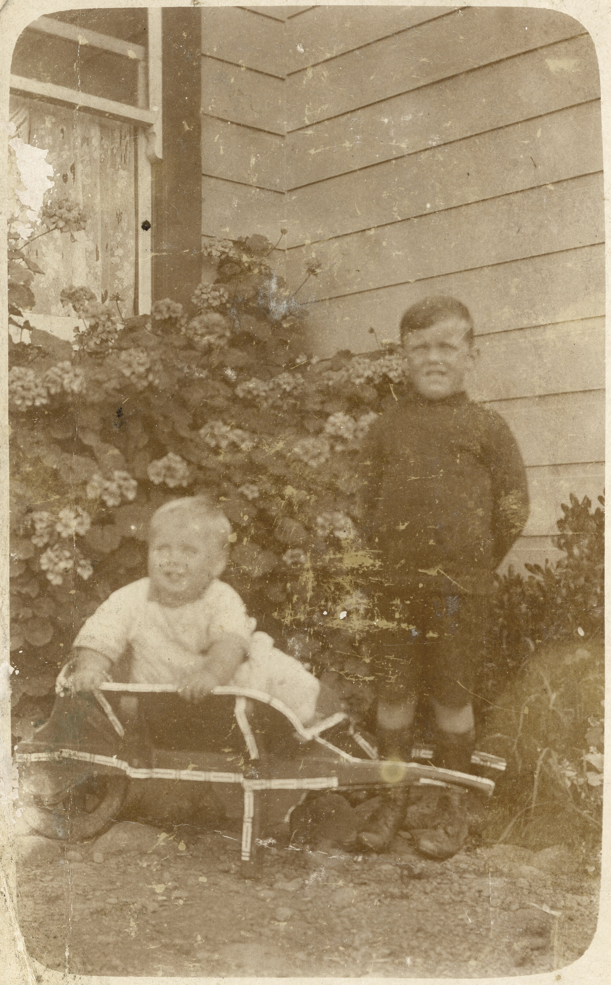 Campbell Family Photograph; Thompson and Harman Campbell; ca 1920s