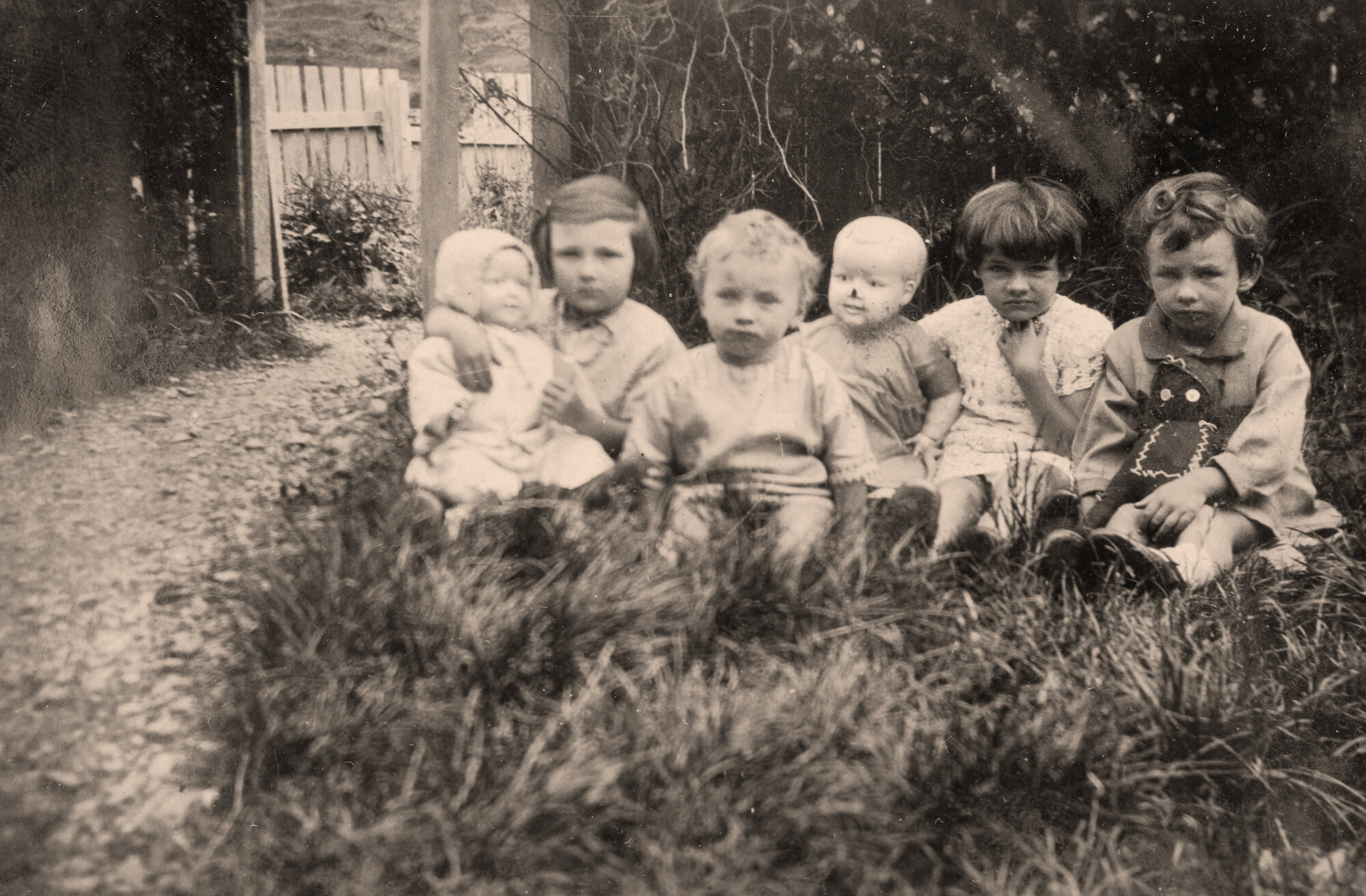 Campbell Family Photograph; Heather, Pete, Betty and June; ca 1920s