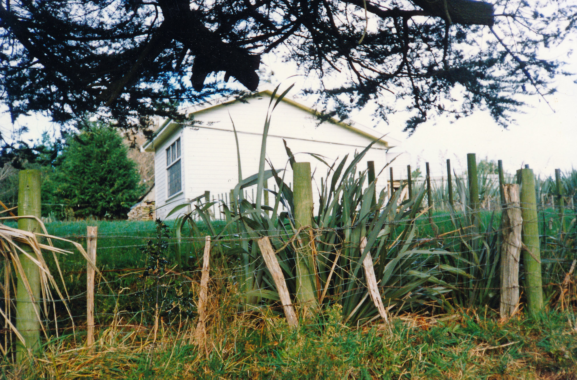 Whiteman's Valley School; 1990