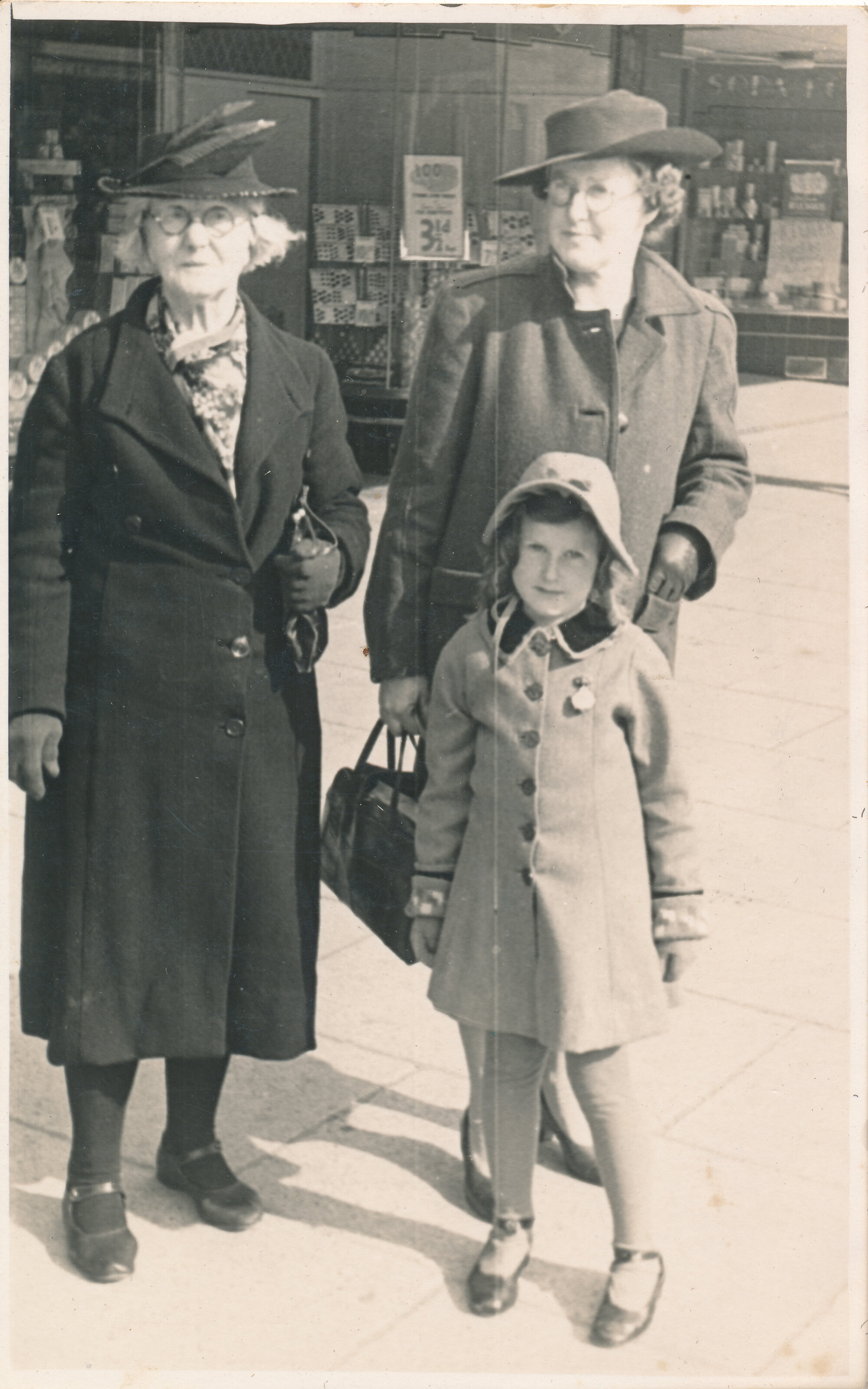 Ellen Grieg, Julia Geange and Helen Geange