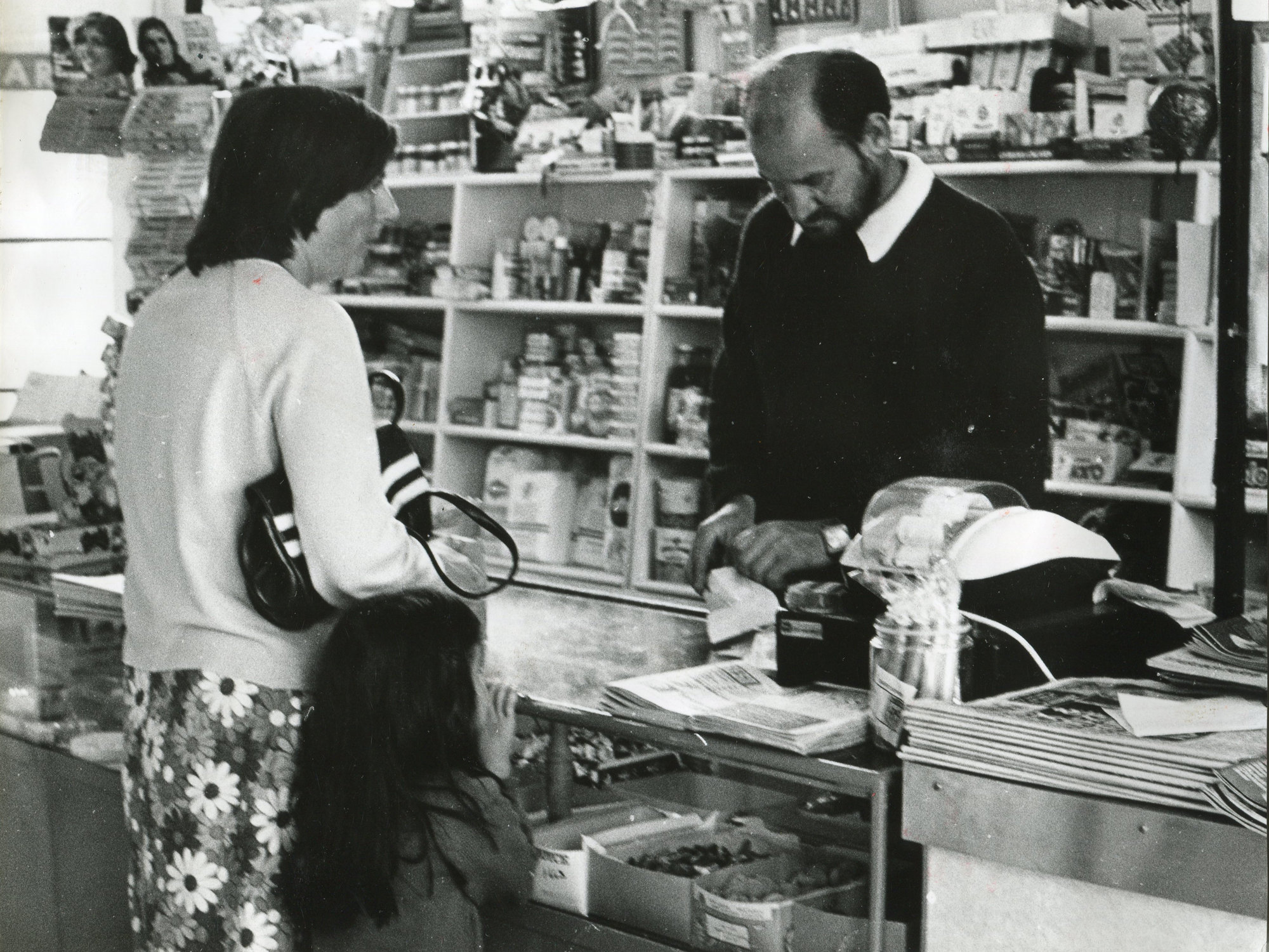 Pinedale Dairy; Mrs Reeves, Lisa and Mr Baker; ca 1970s