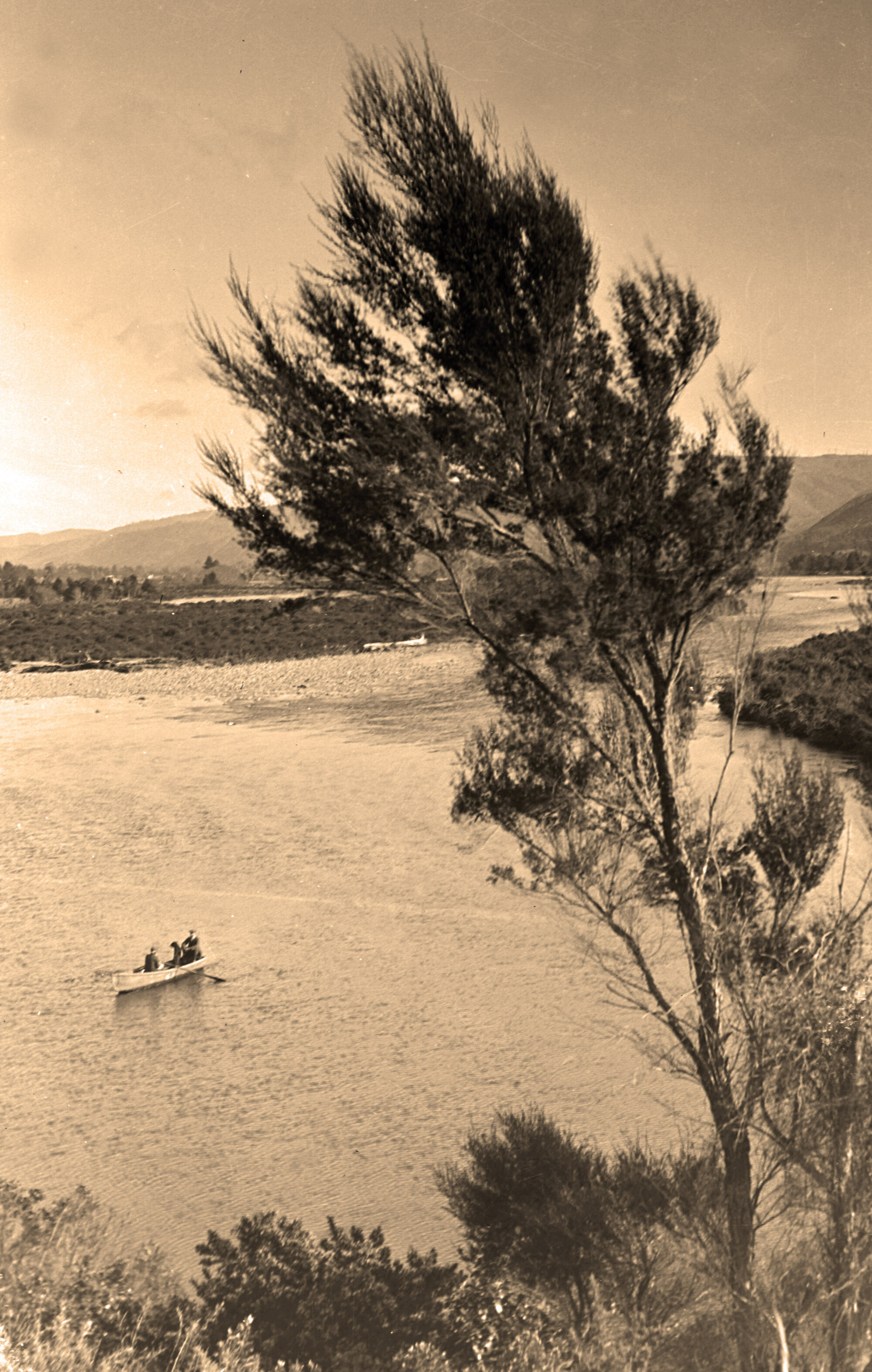 Te Awa Kairangi/ Hutt River; Maoribank; ca 1912