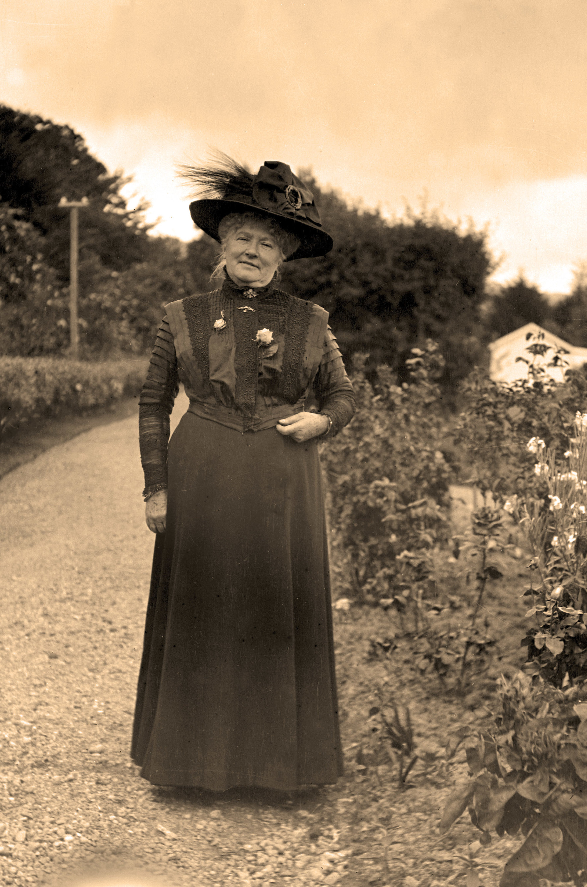 Mrs Nicholas Reid; ca 1912