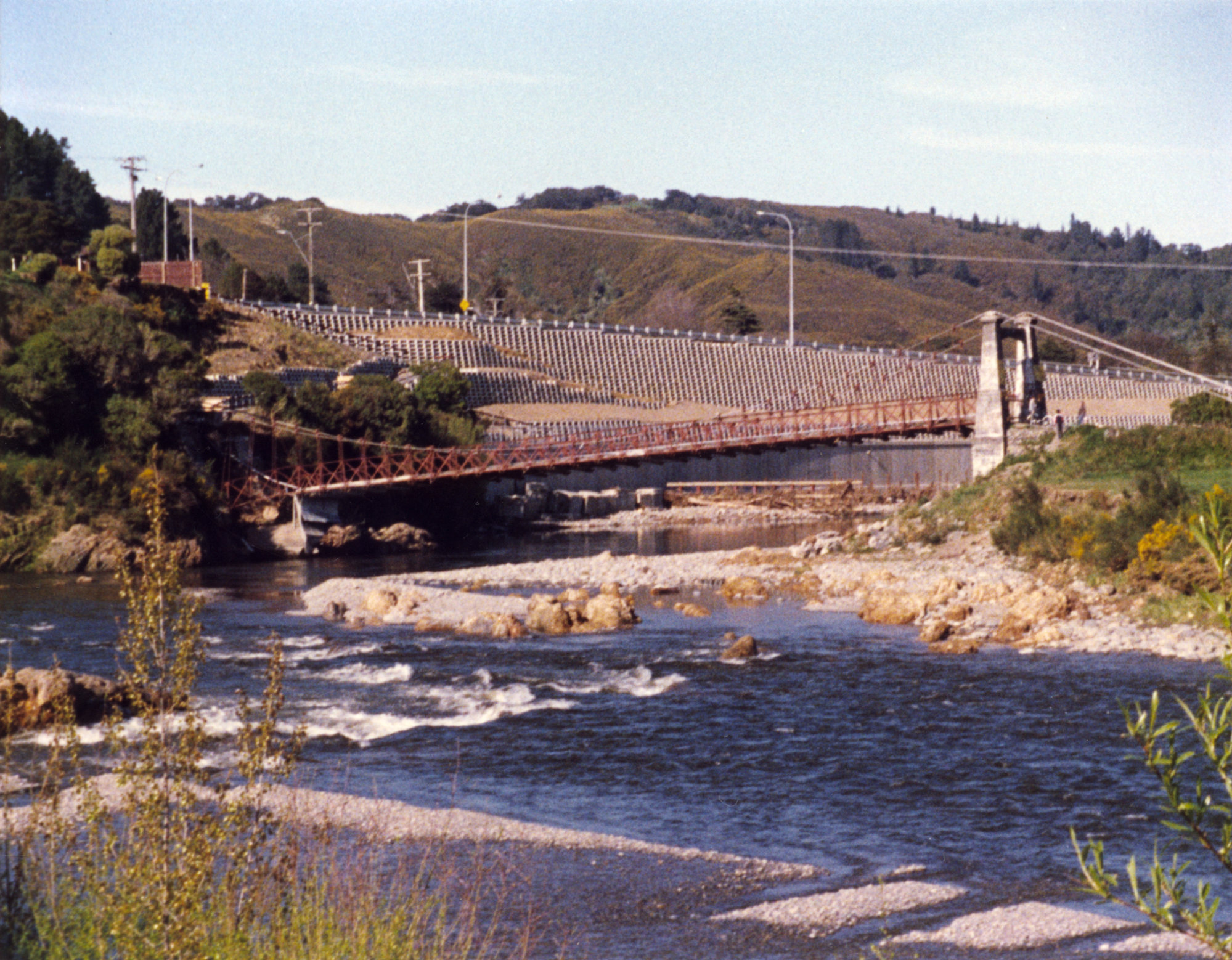 Maoribank Bridge; Collapsed; 1998