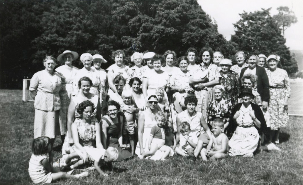 Upper Hutt Country Women's Institute; Picnic; ca. 1960