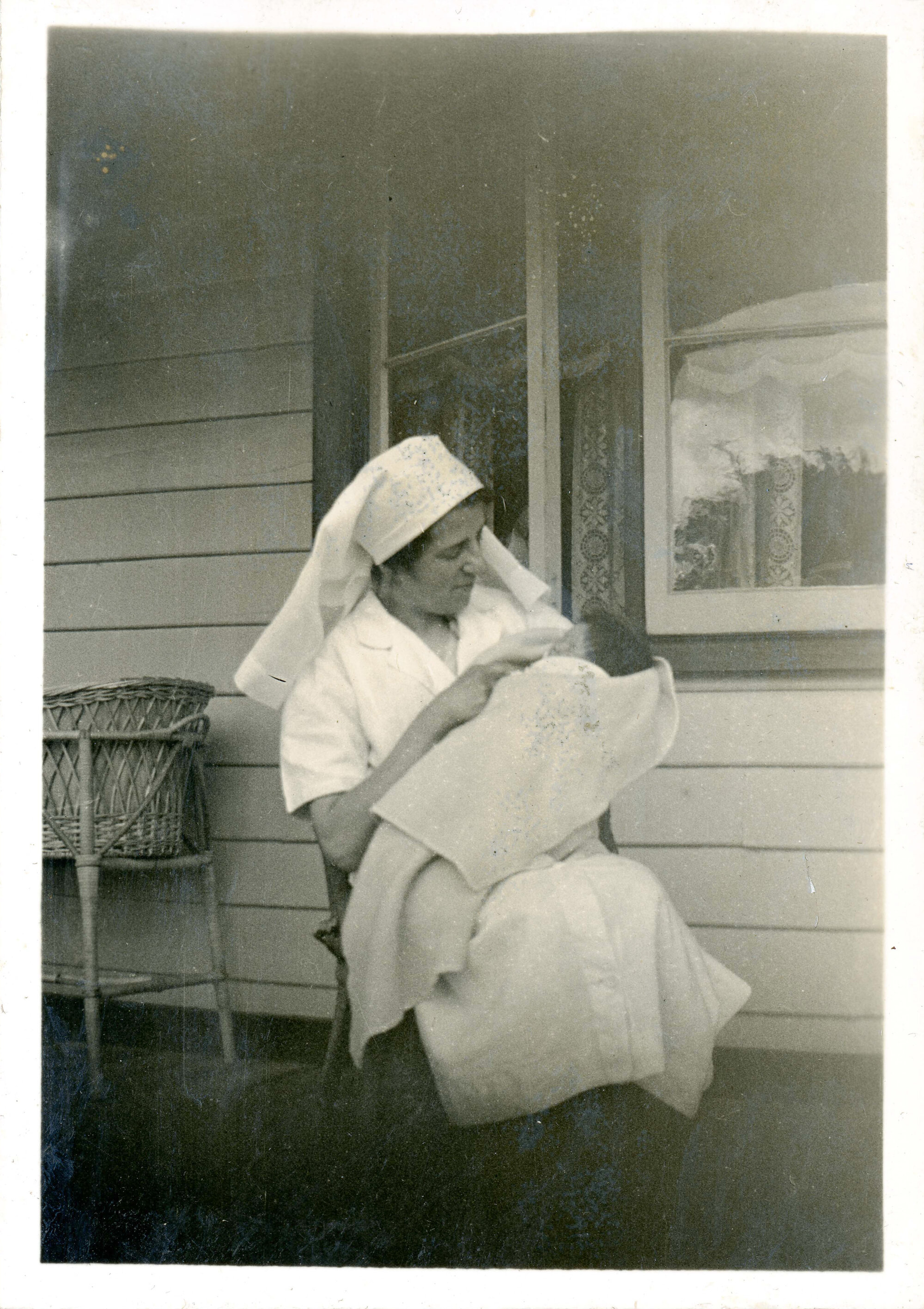 Sharman Marsh Family Photo Album; Alma Poulson and Lynda Whiteman; 1937
