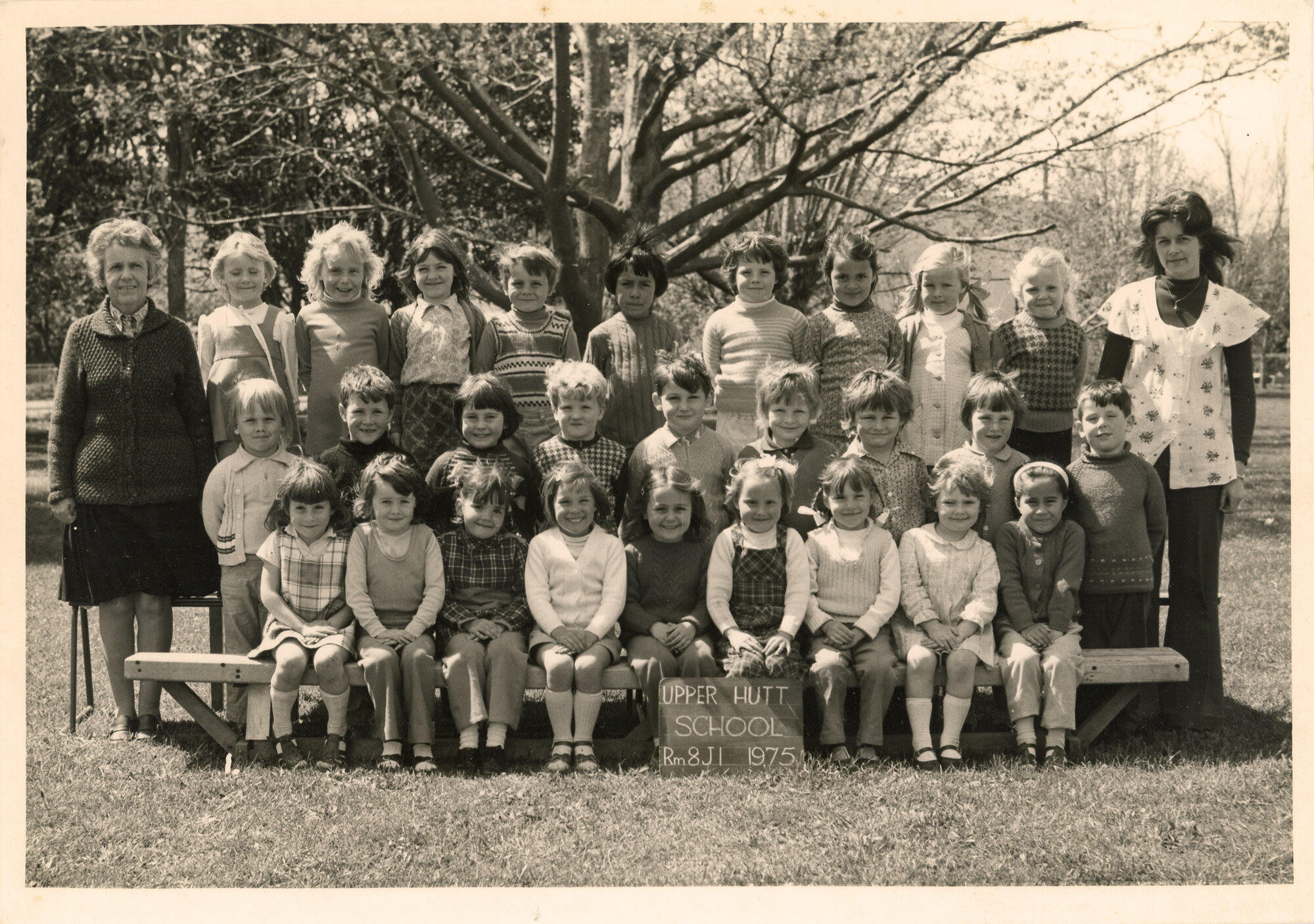 Upper Hutt School; Class photo Rm 8; 1975