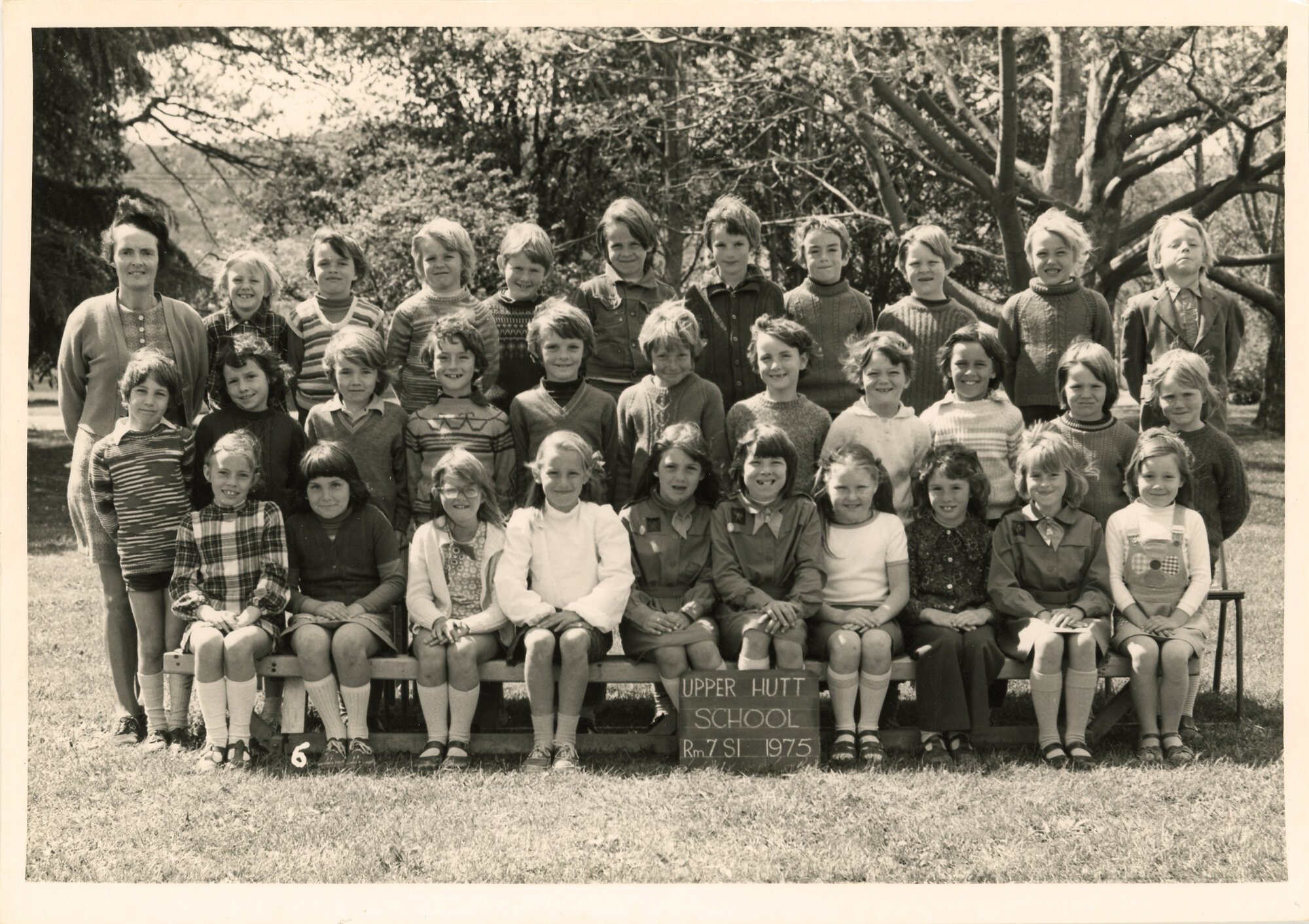 Upper Hutt School; Class photo Rm 7; 1975