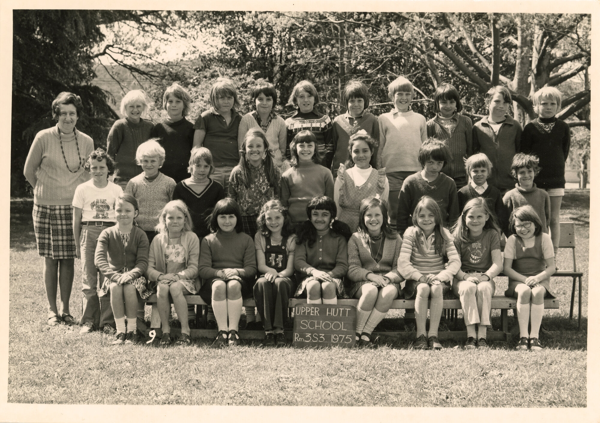 Upper Hutt School; Class photo Rm 3; 1975