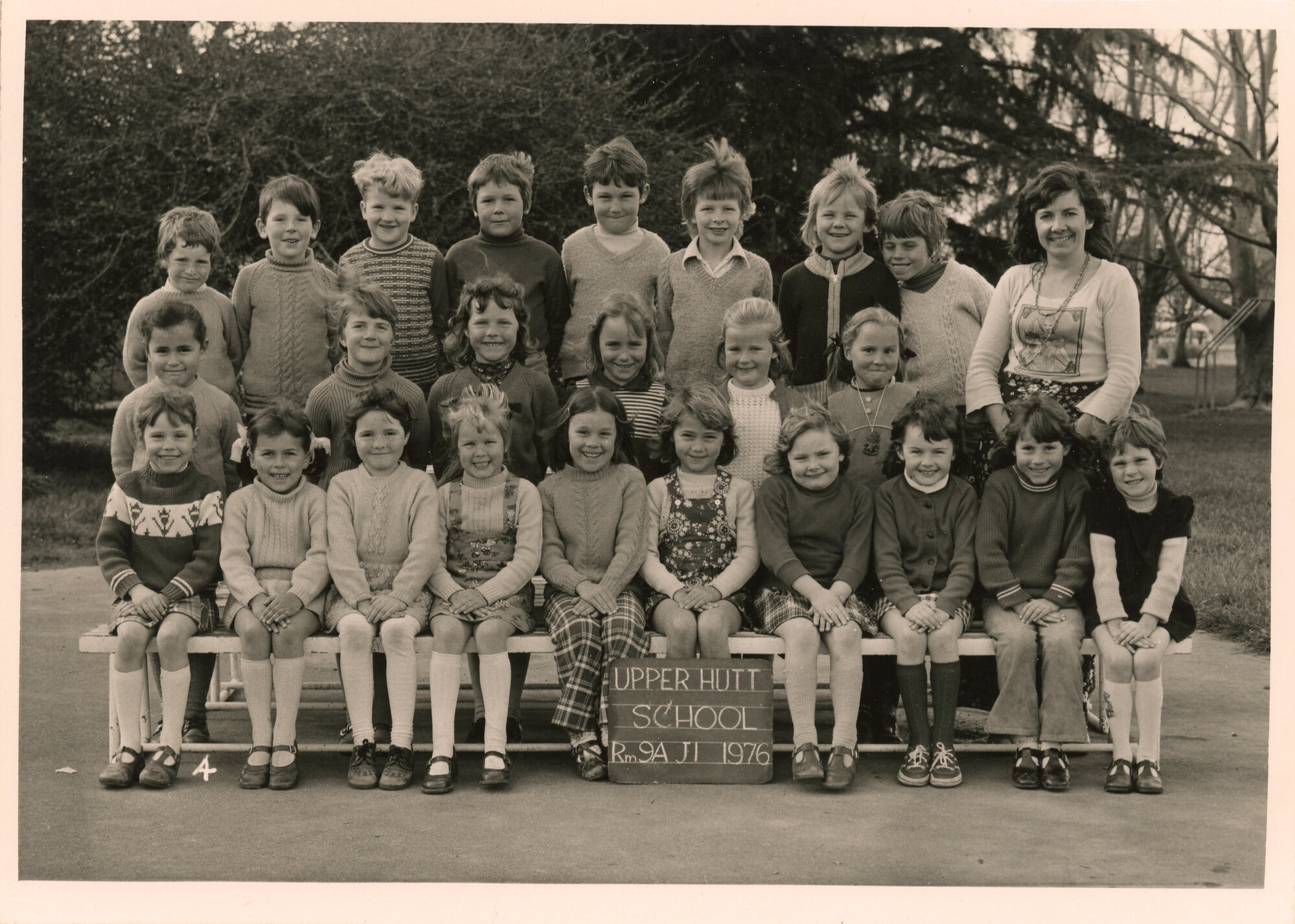 Upper Hutt School; Class photo Rm 9A; 1976