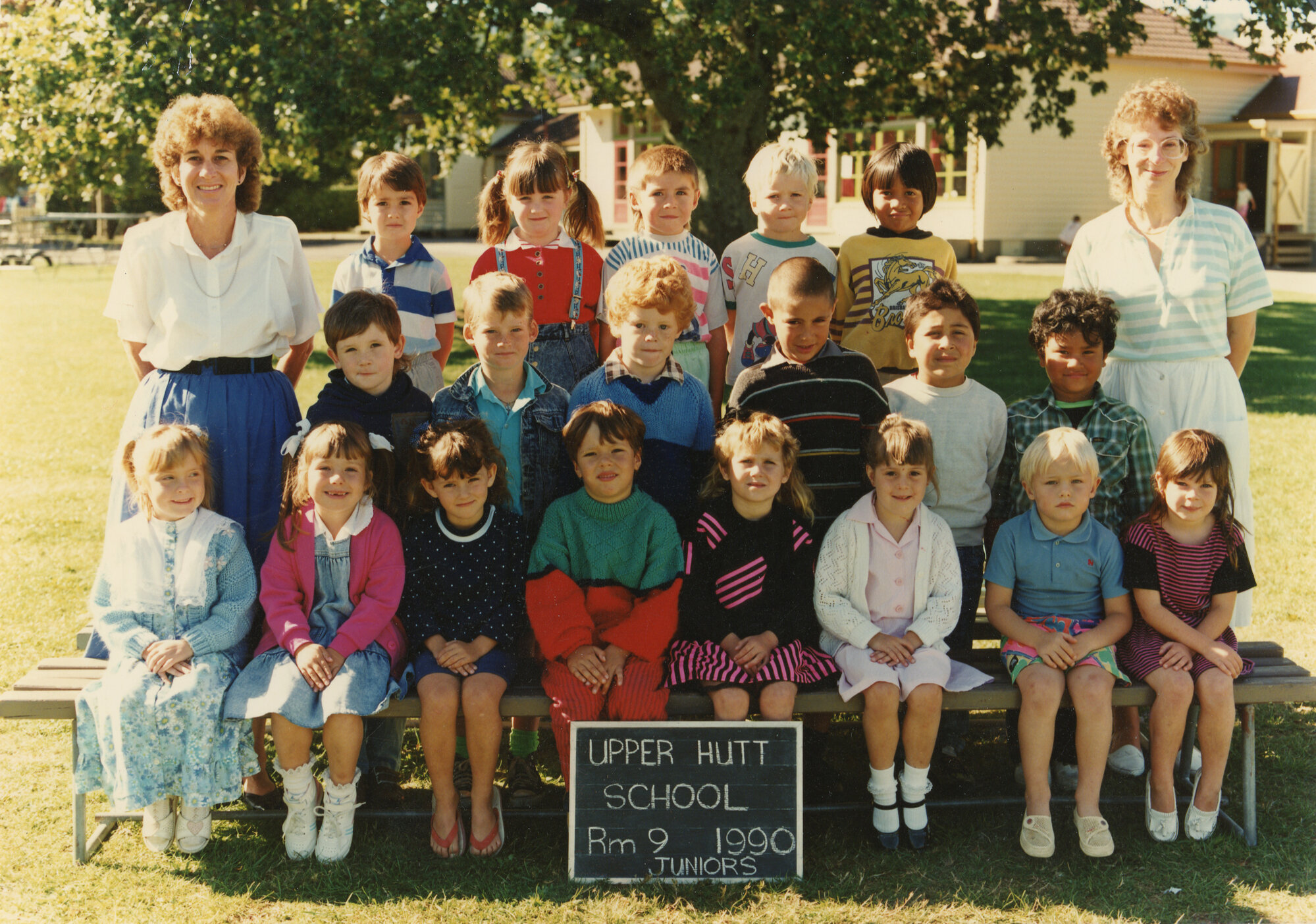 Upper Hutt School; Class photo Rm 9; 1990
