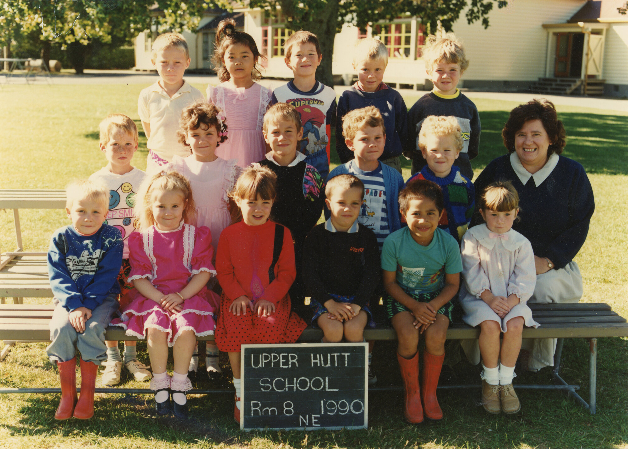 Upper Hutt School; Class photo Rm 8; 1990