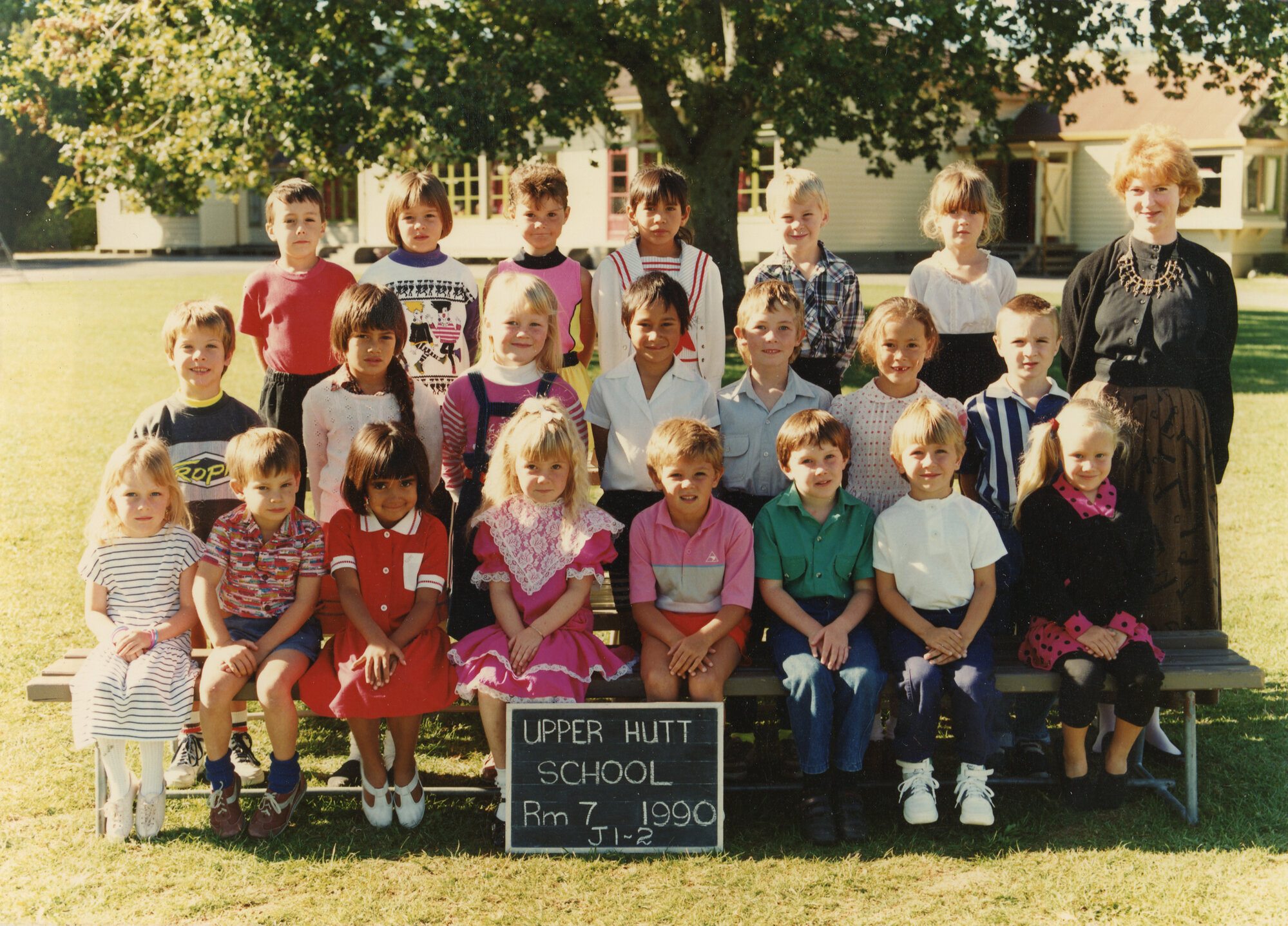 Upper Hutt School; Class photo Rm 7; 1990