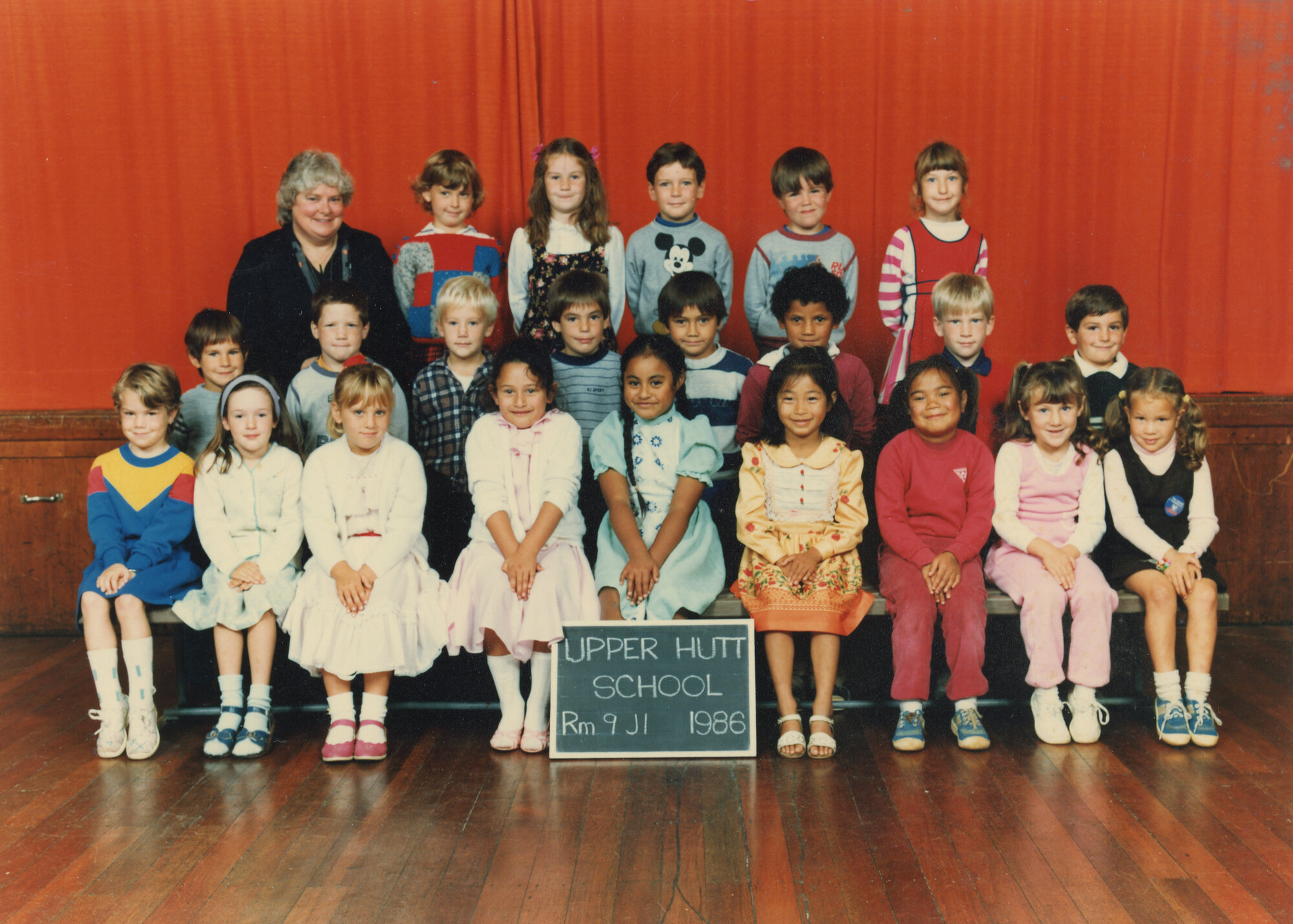 Upper Hutt School; Class photo Rm 9; 1986