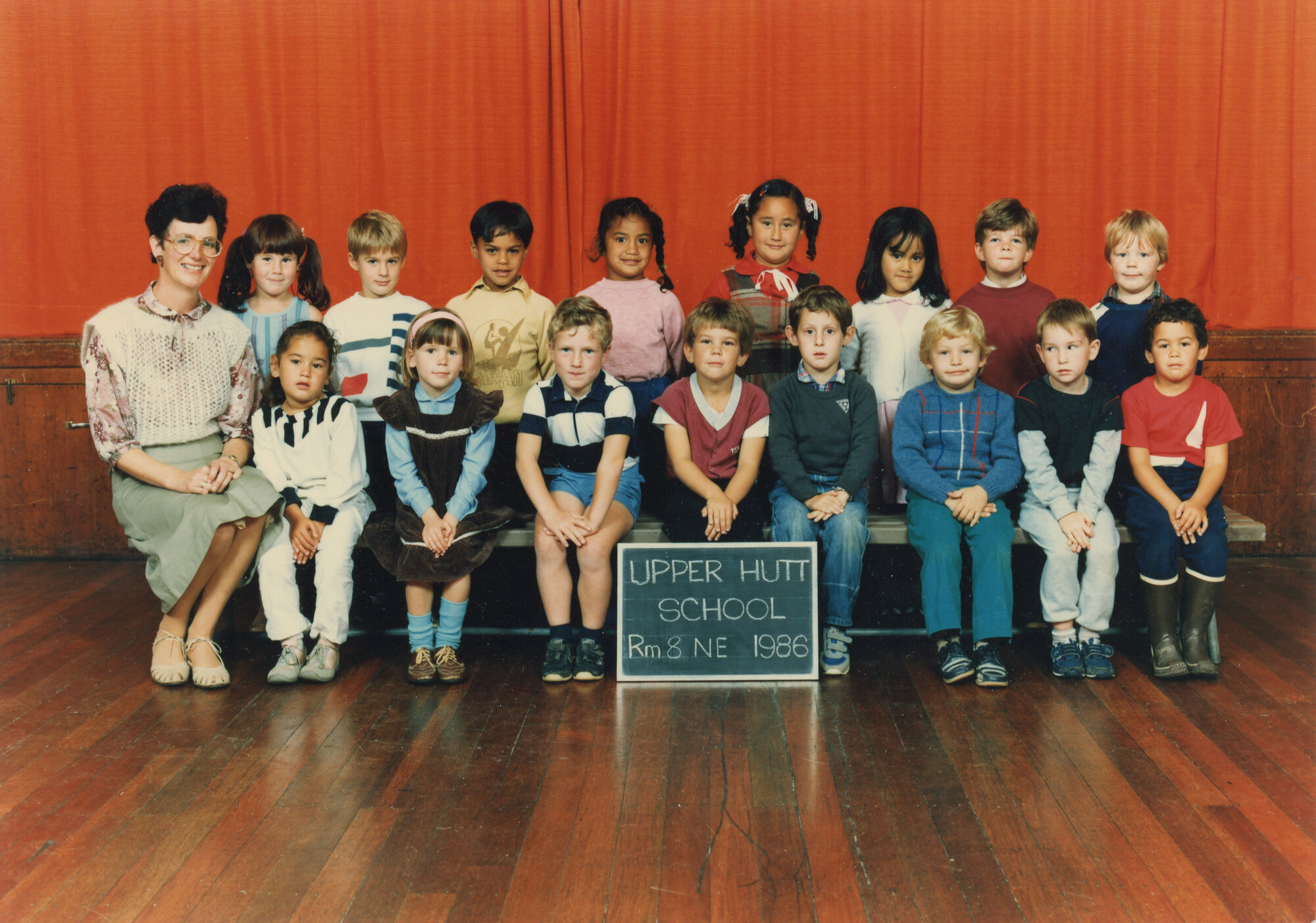 Upper Hutt School; Class photo Rm 8; 1986