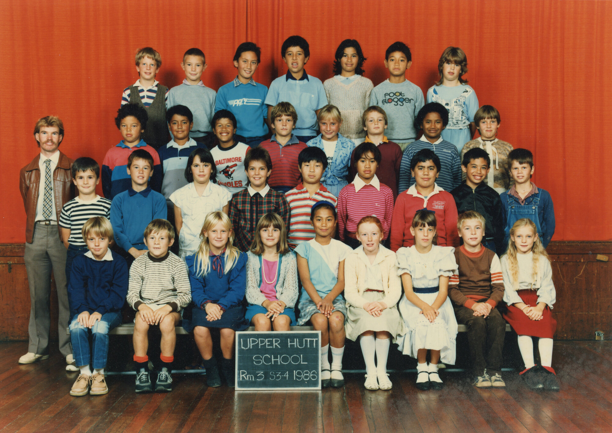 Upper Hutt School; Class photo Rm 3; 1986