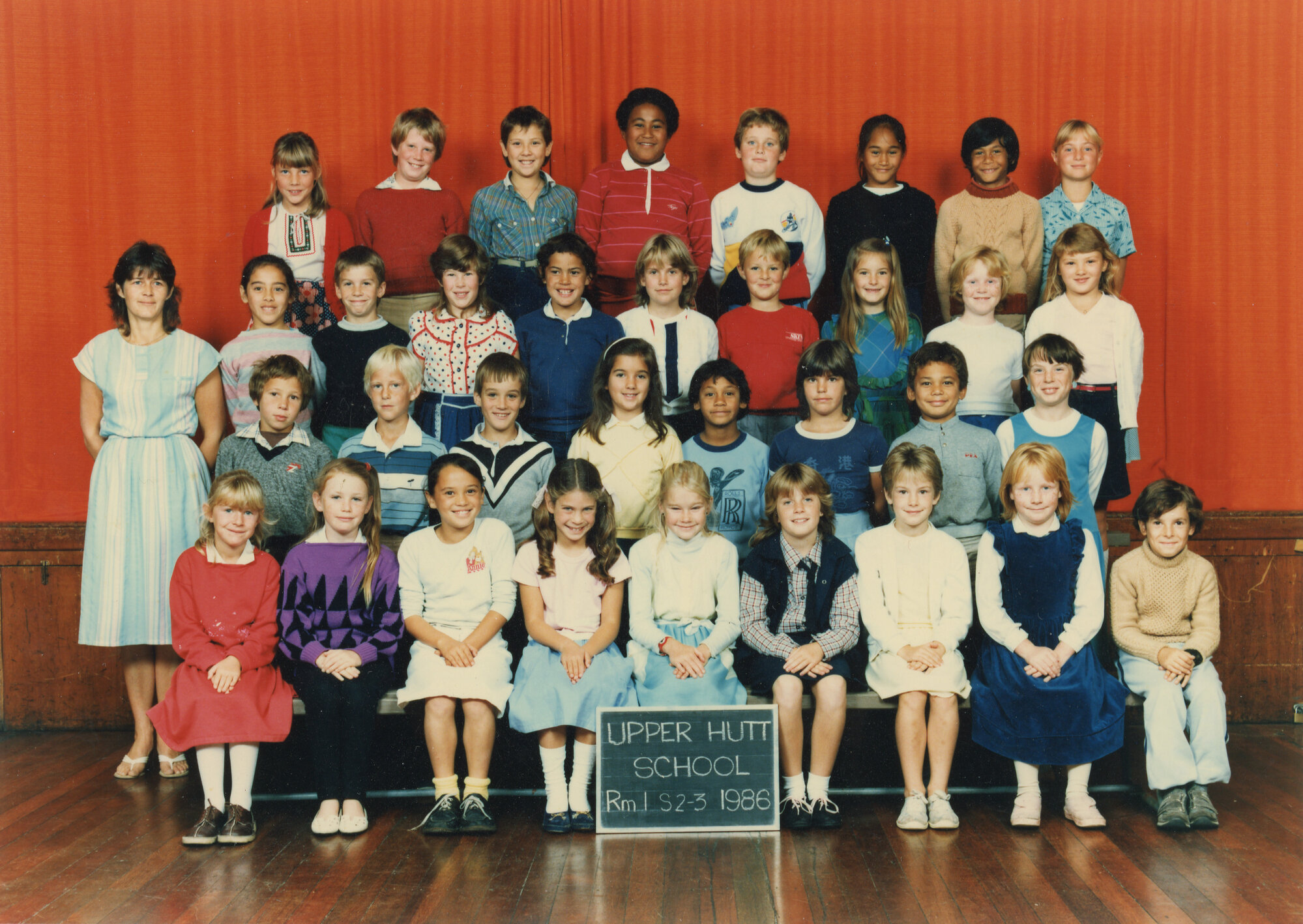 Upper Hutt School; Class photo Rm 1; 1986