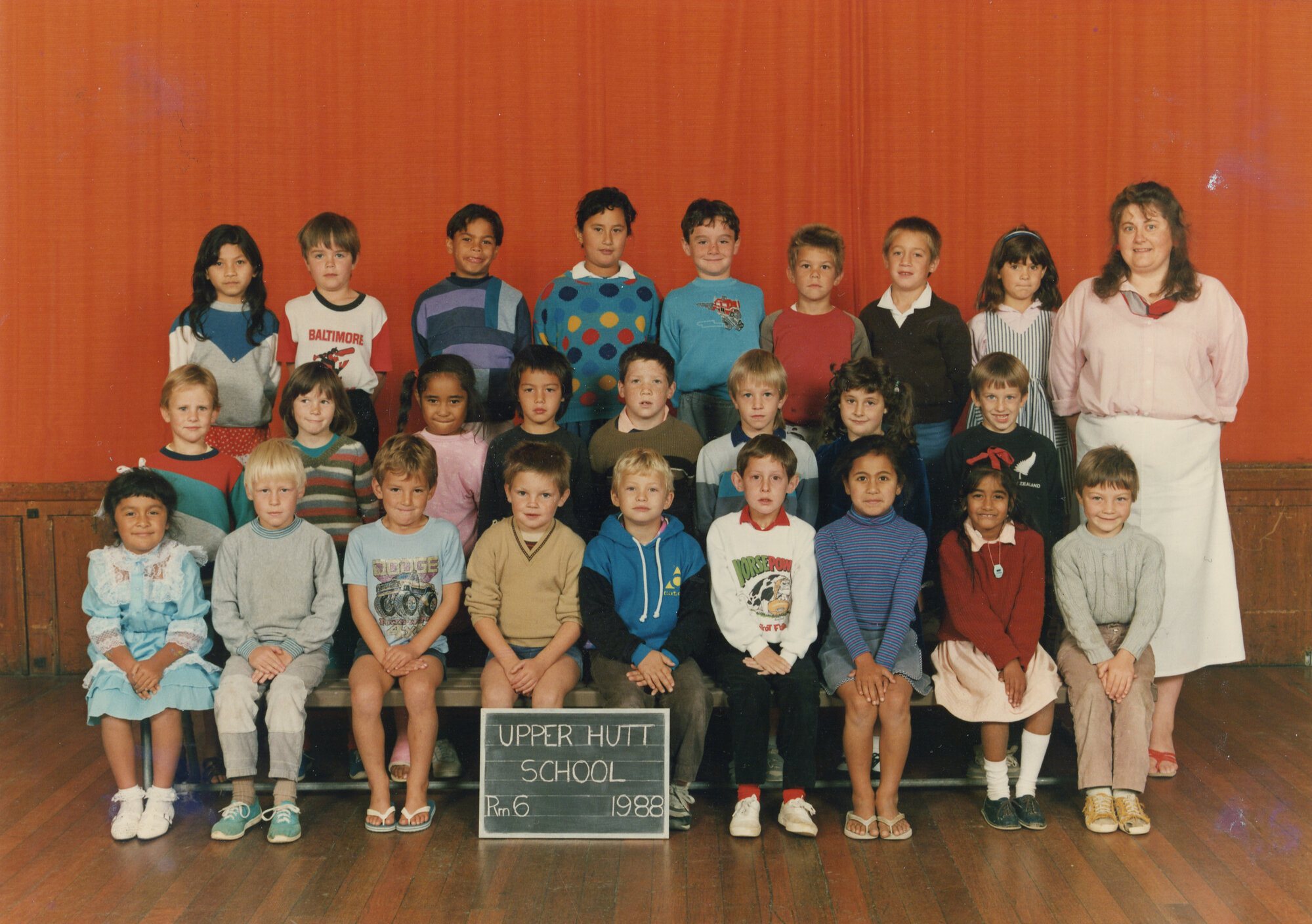Upper Hutt School; Class photo Rm 6; 1988