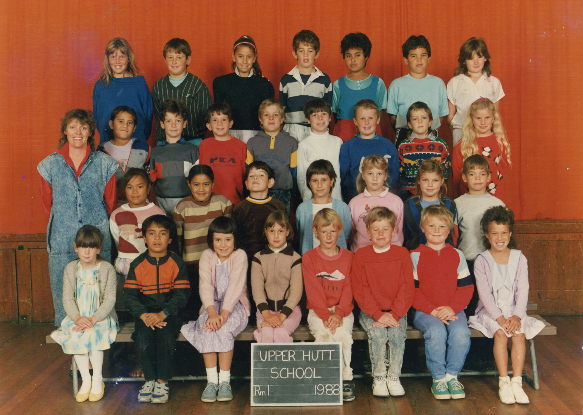 Upper Hutt School; Class photo Rm 1; 1988