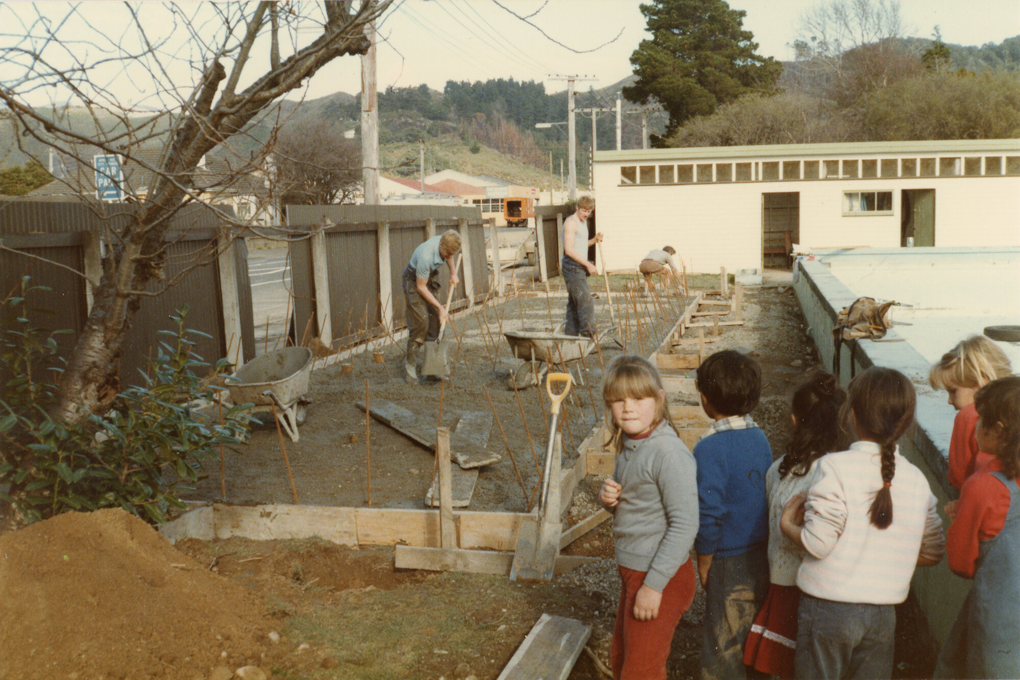 Upper Hutt School; Construction of new changing shed at pool; 1985