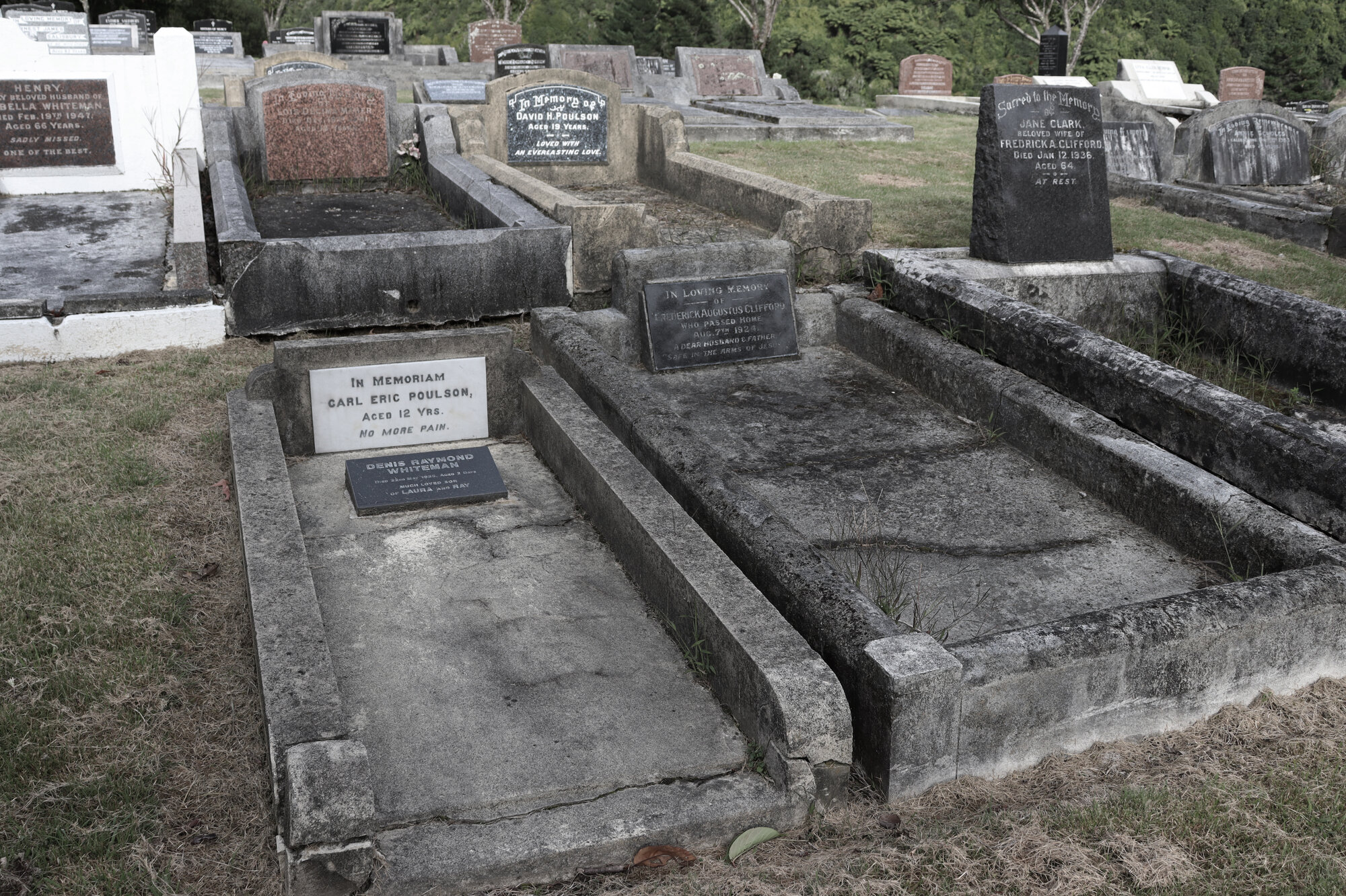 Akatārawa Cemetery