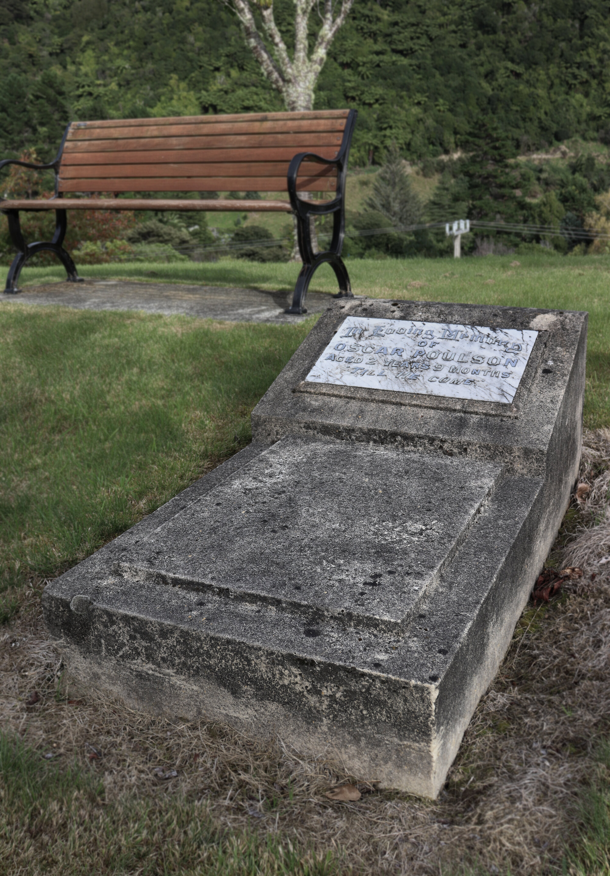 Grave of Oscar Poulson