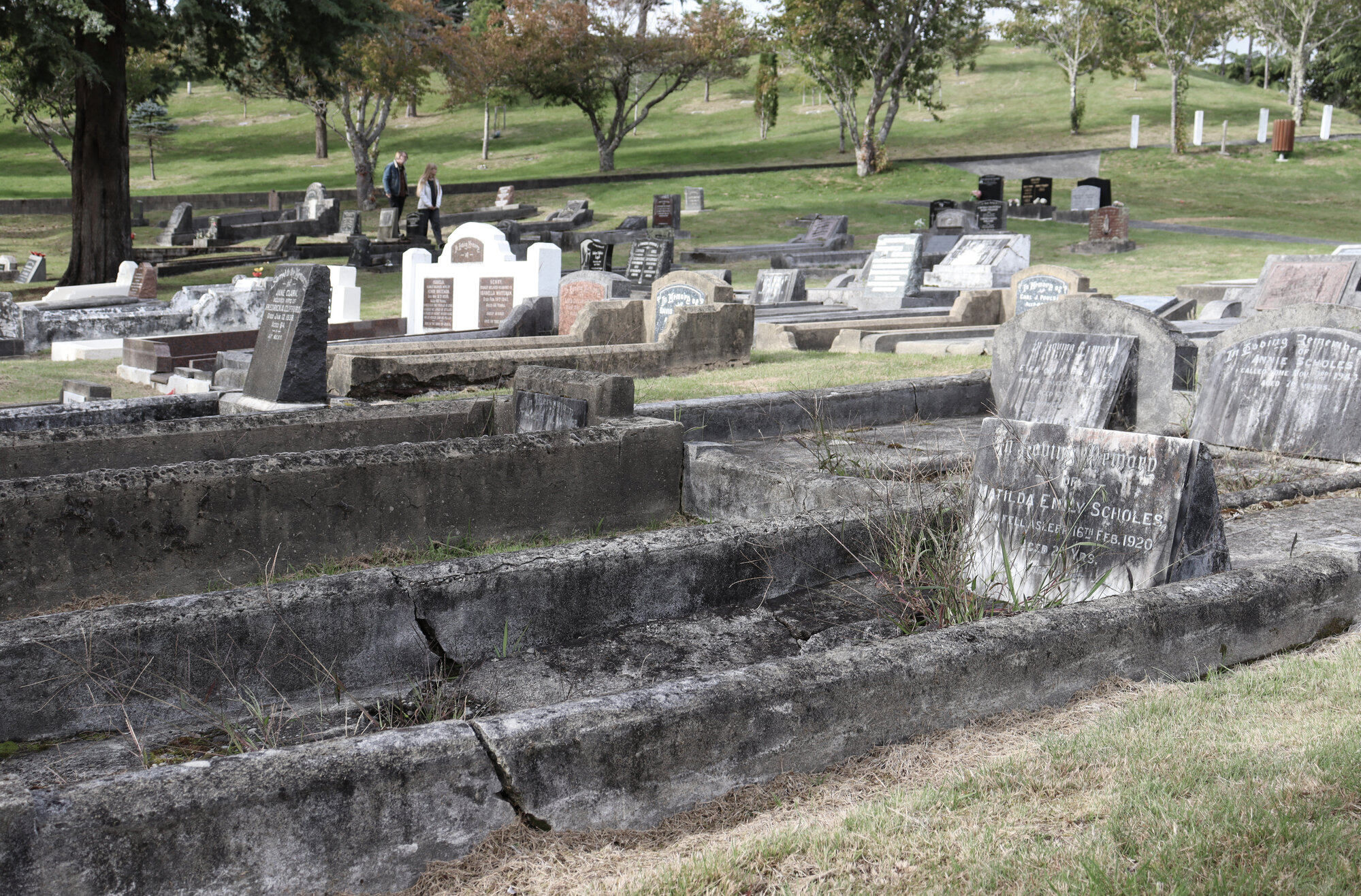 Akatārawa Cemetery