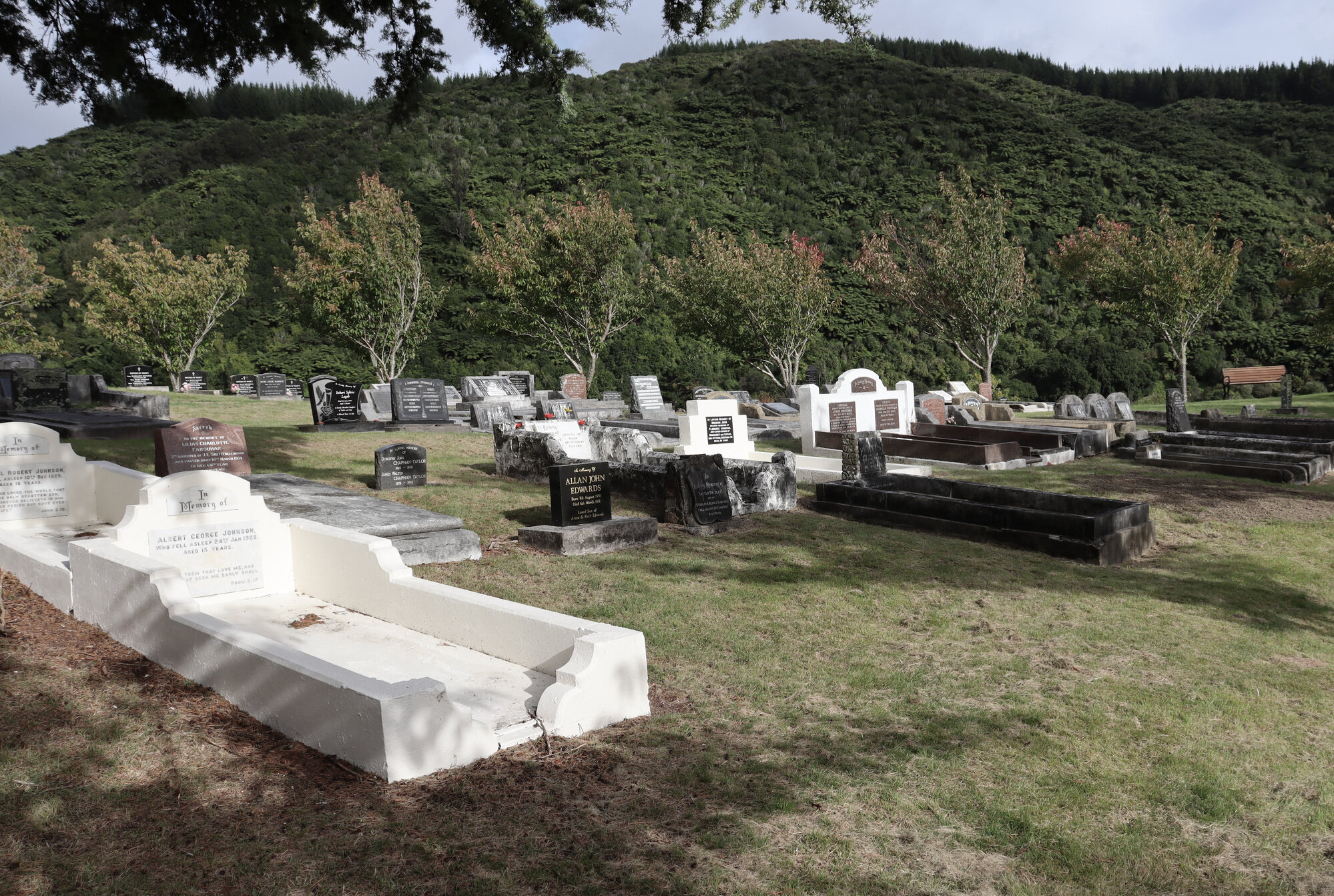 Akatārawa Cemetary