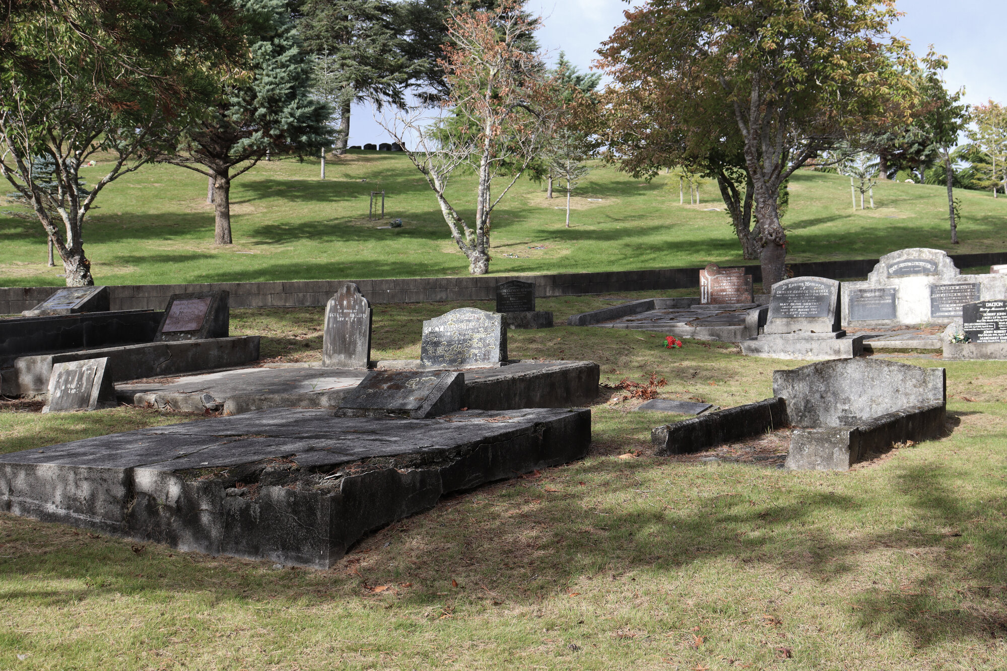 Akatārawa Cemetery