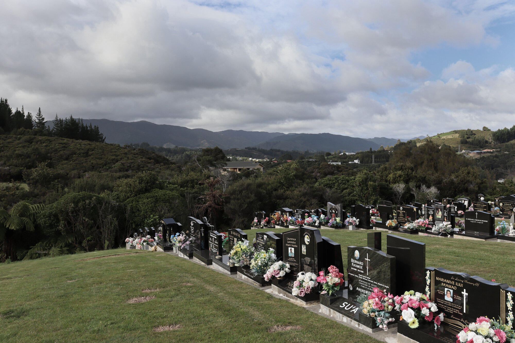 Akatārawa Cemetery