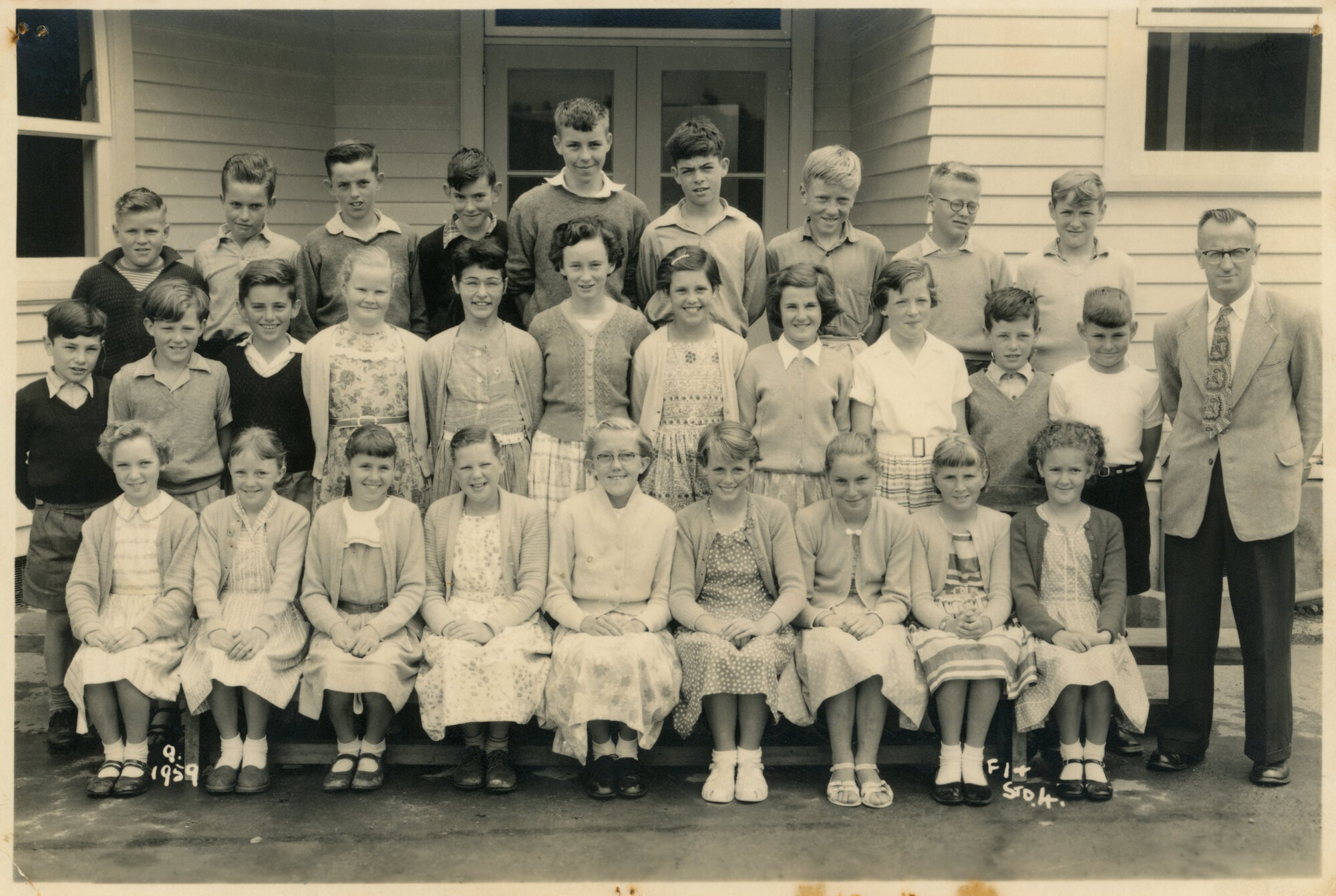 Oxford Crescent School; Standard 4 and Form 1 mixed class; 1959