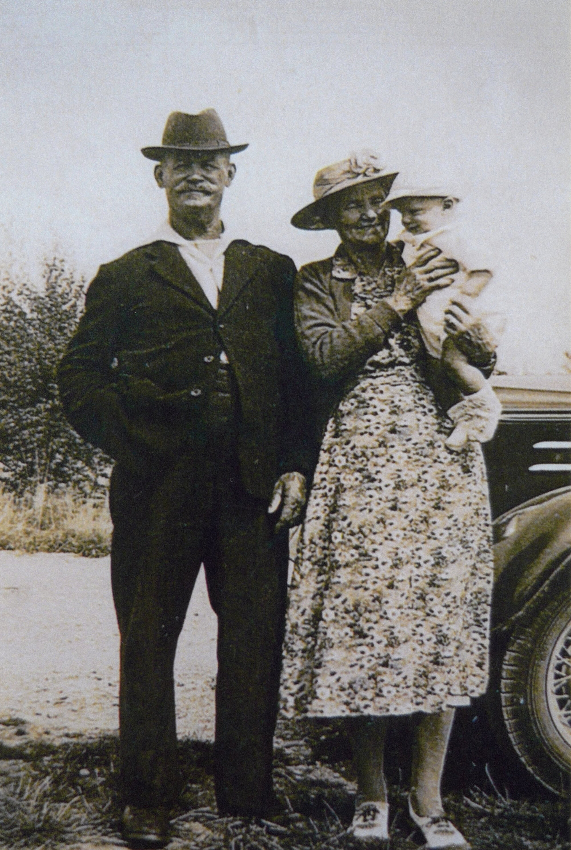 Frank and Margaret Benge with Ivan Benge (baby), 1930