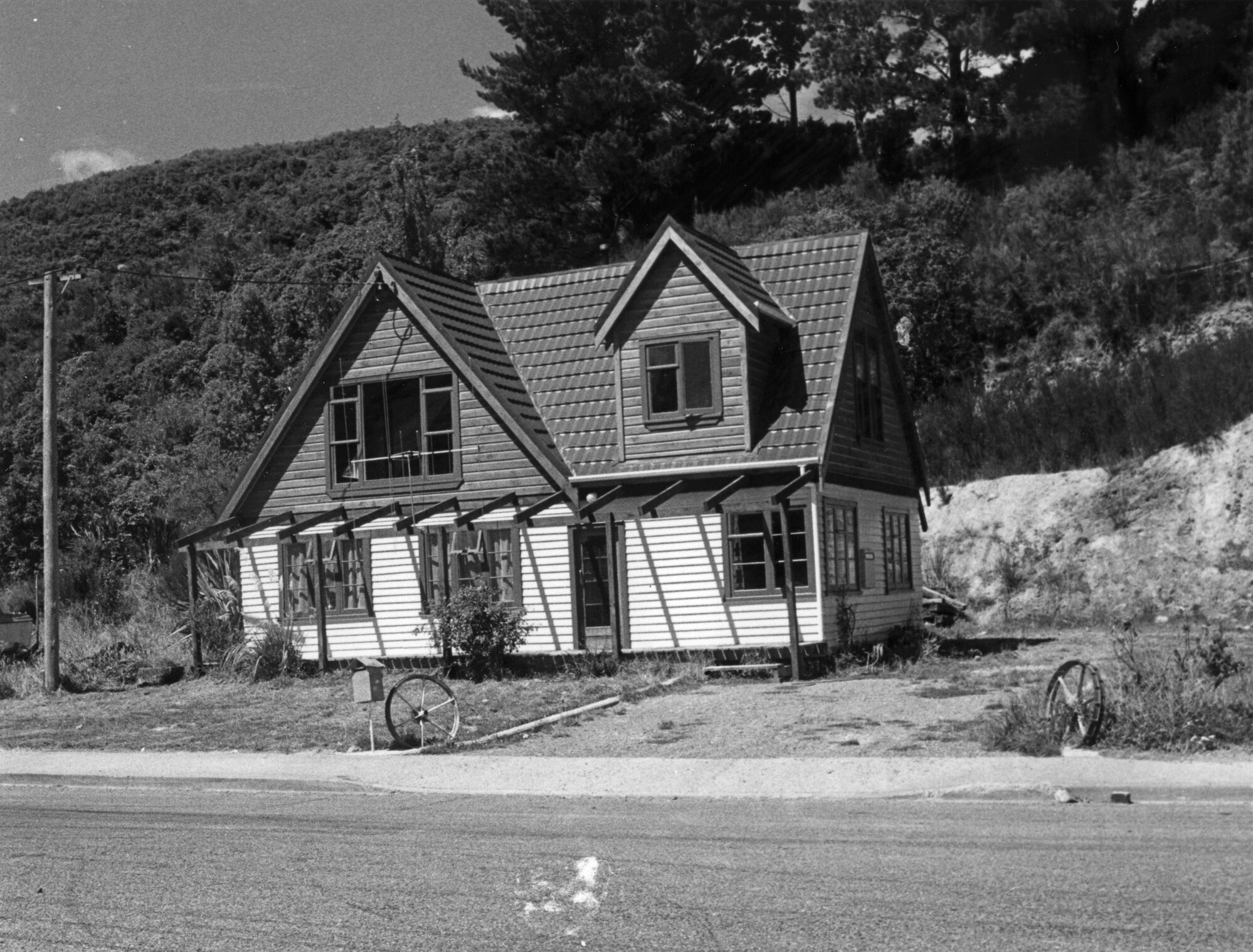 House, Plateau Road, Te Marua; No. 246. [P2-125-312]