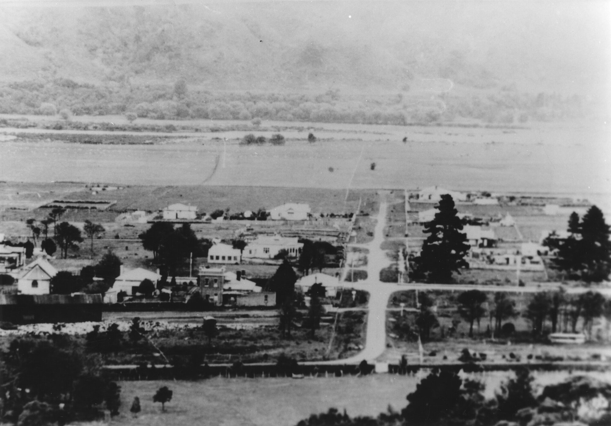 Upper Hutt from Maidstone hill, looking north along King Street; c.1917