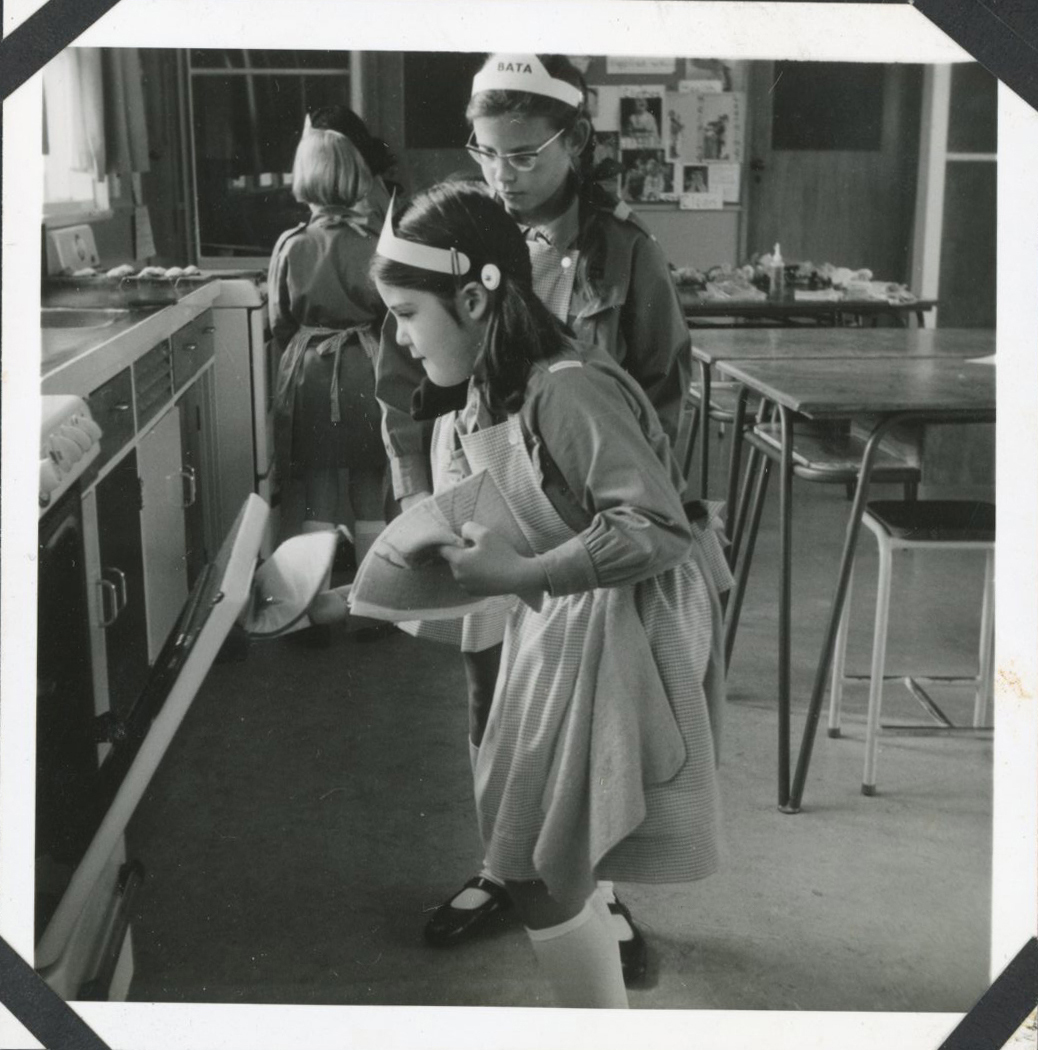 Upper Hutt Brownie Pack; Bata Bun Division Finals (3) ; 1971