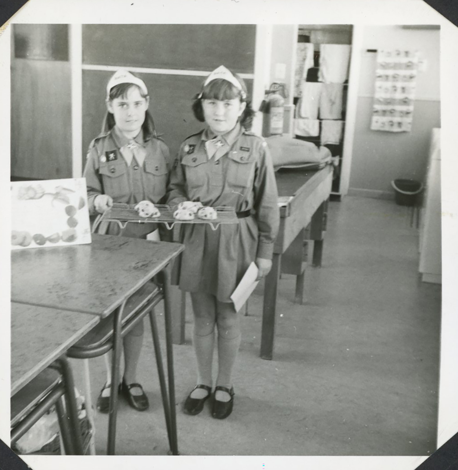 Upper Hutt Brownie Pack; Bata Bun Division Finals (9) ; 1971