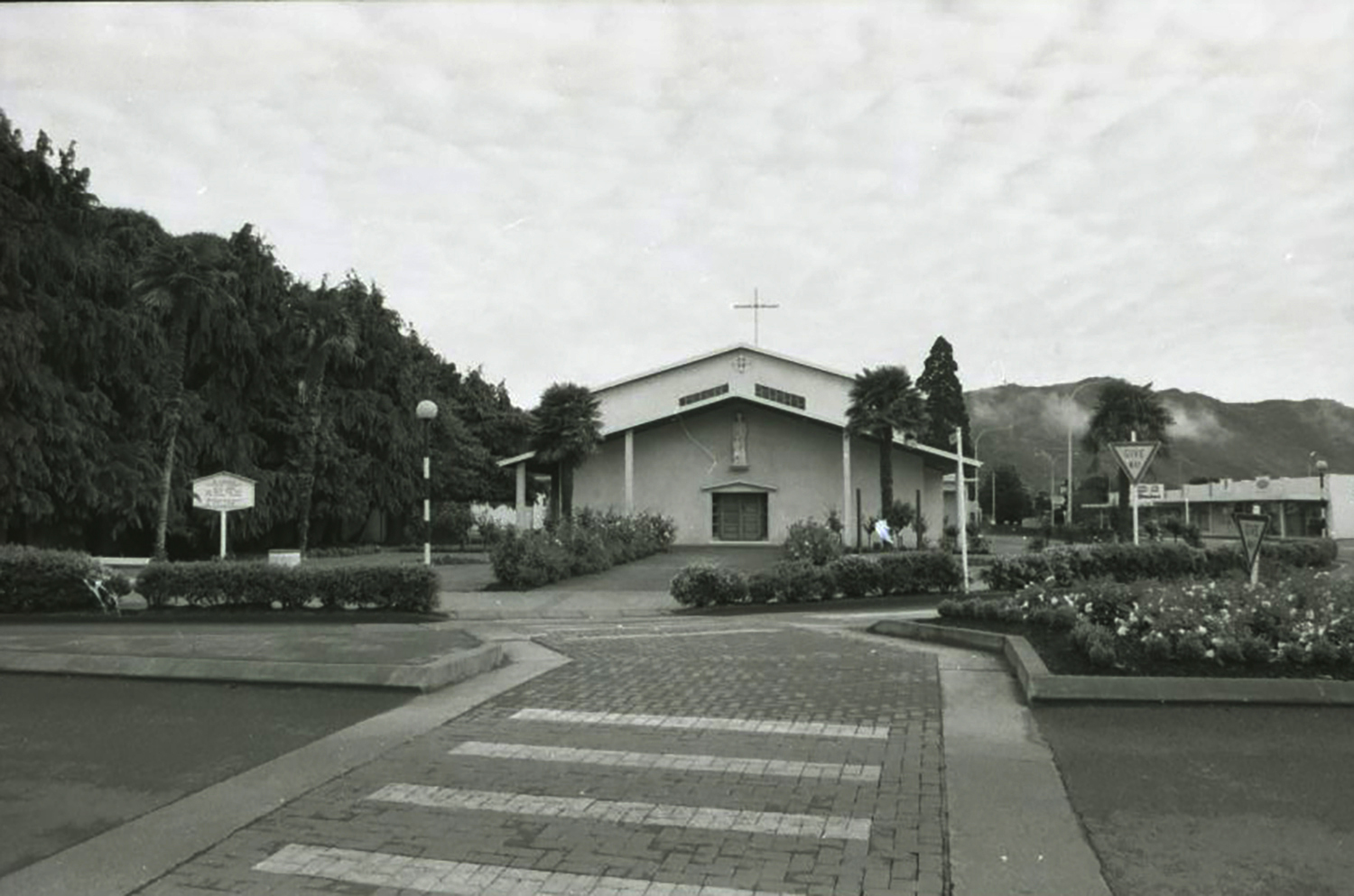 Main Street; St Joseph's Church; 1996
