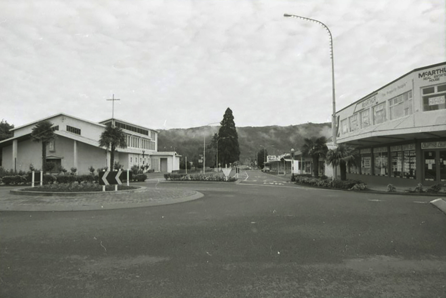 Cnr Main Street andmPine Avenue; 1996