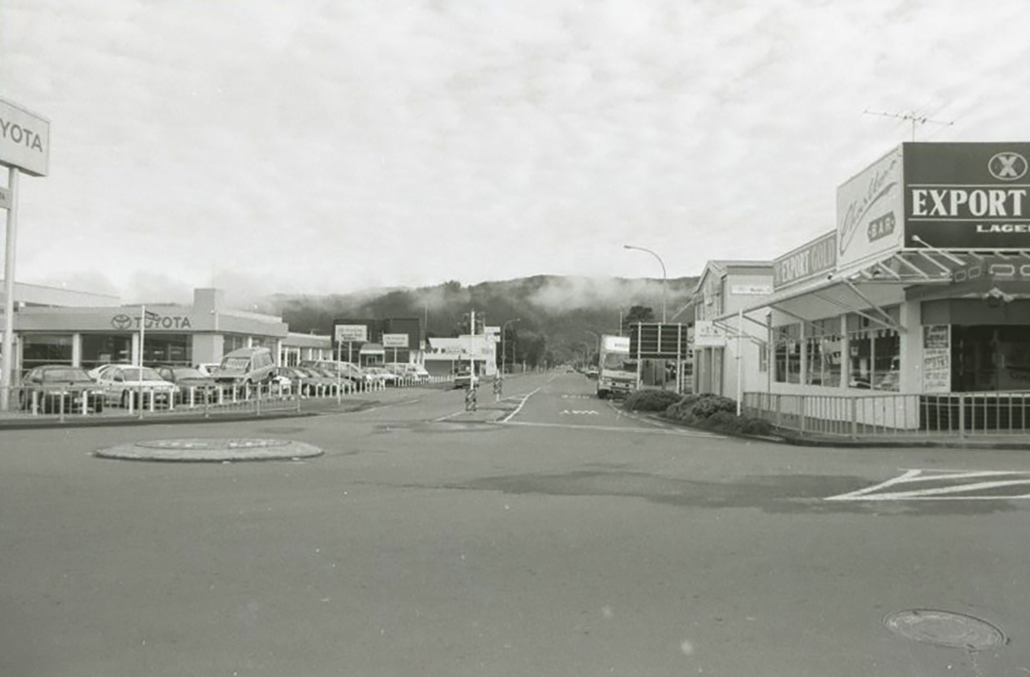 Cnr Main Street &amp; Gibbon's Street; 1996