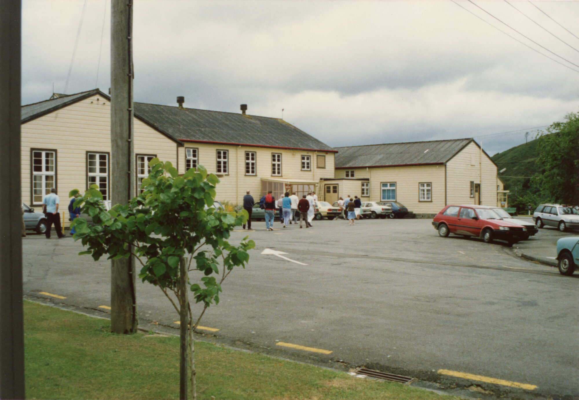 Silverstream Hospital; Staff Entering Buildings; 1988