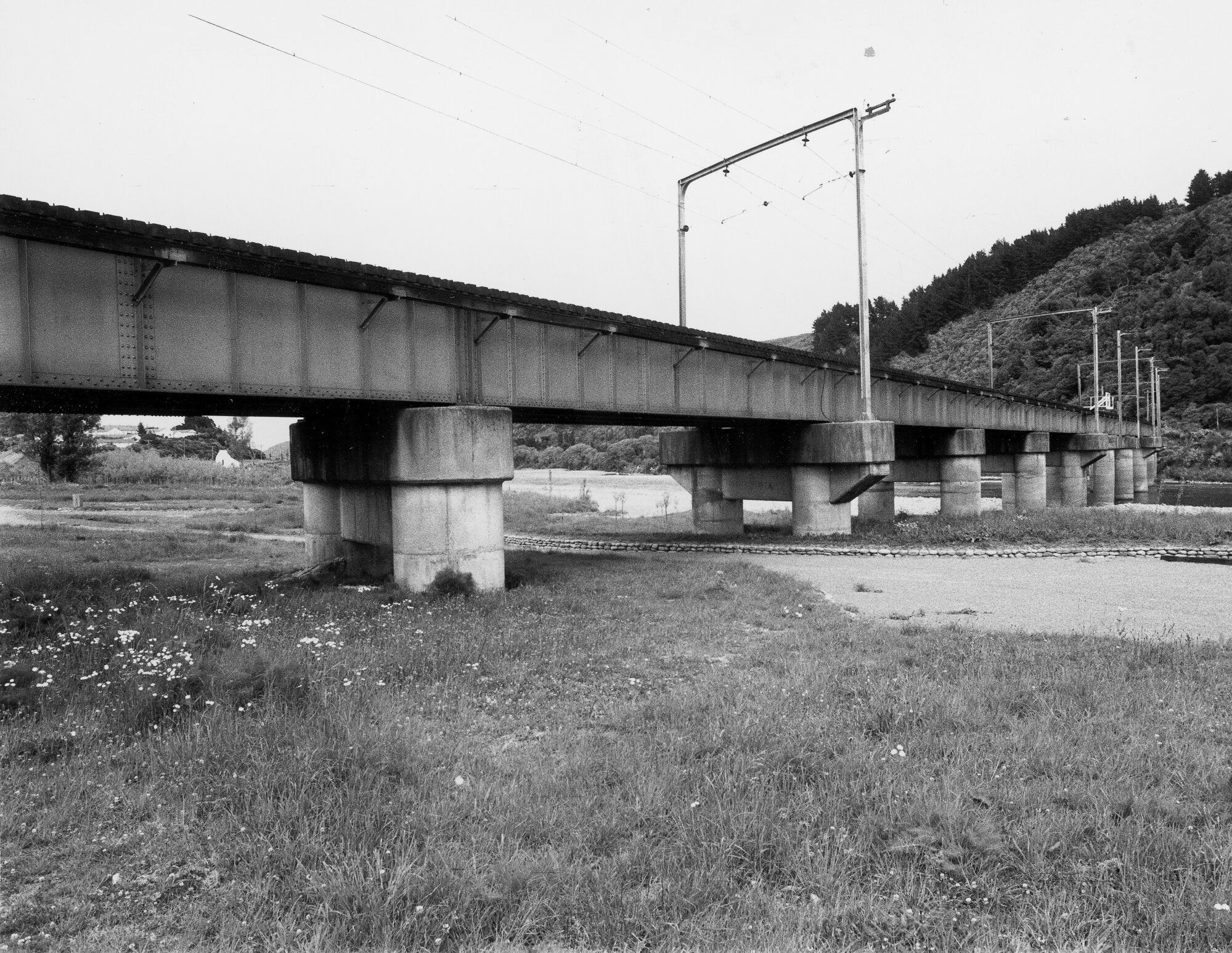 Silverstream railway bridge 3, over Te Awa Kairangi / Hutt River.