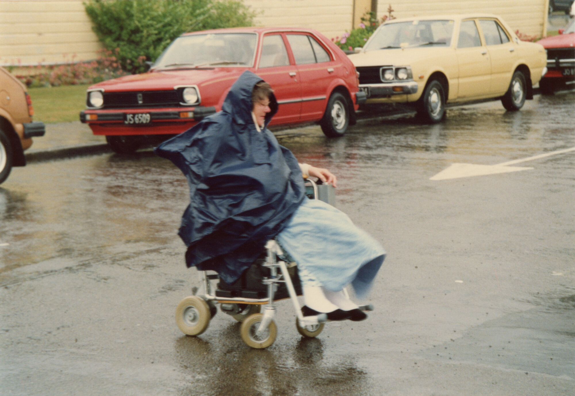 Silverstream Hospital; Patient in Carpark; 1988