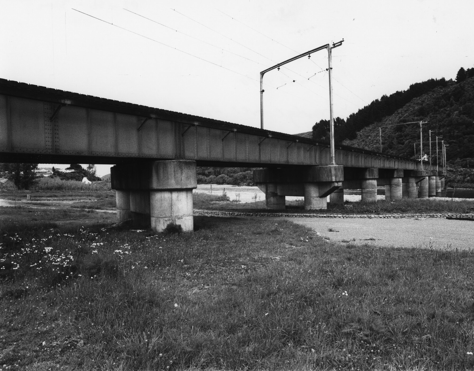 Silverstream railway bridge 3; Te Awa Kairangi / Hutt River, Silverstream.