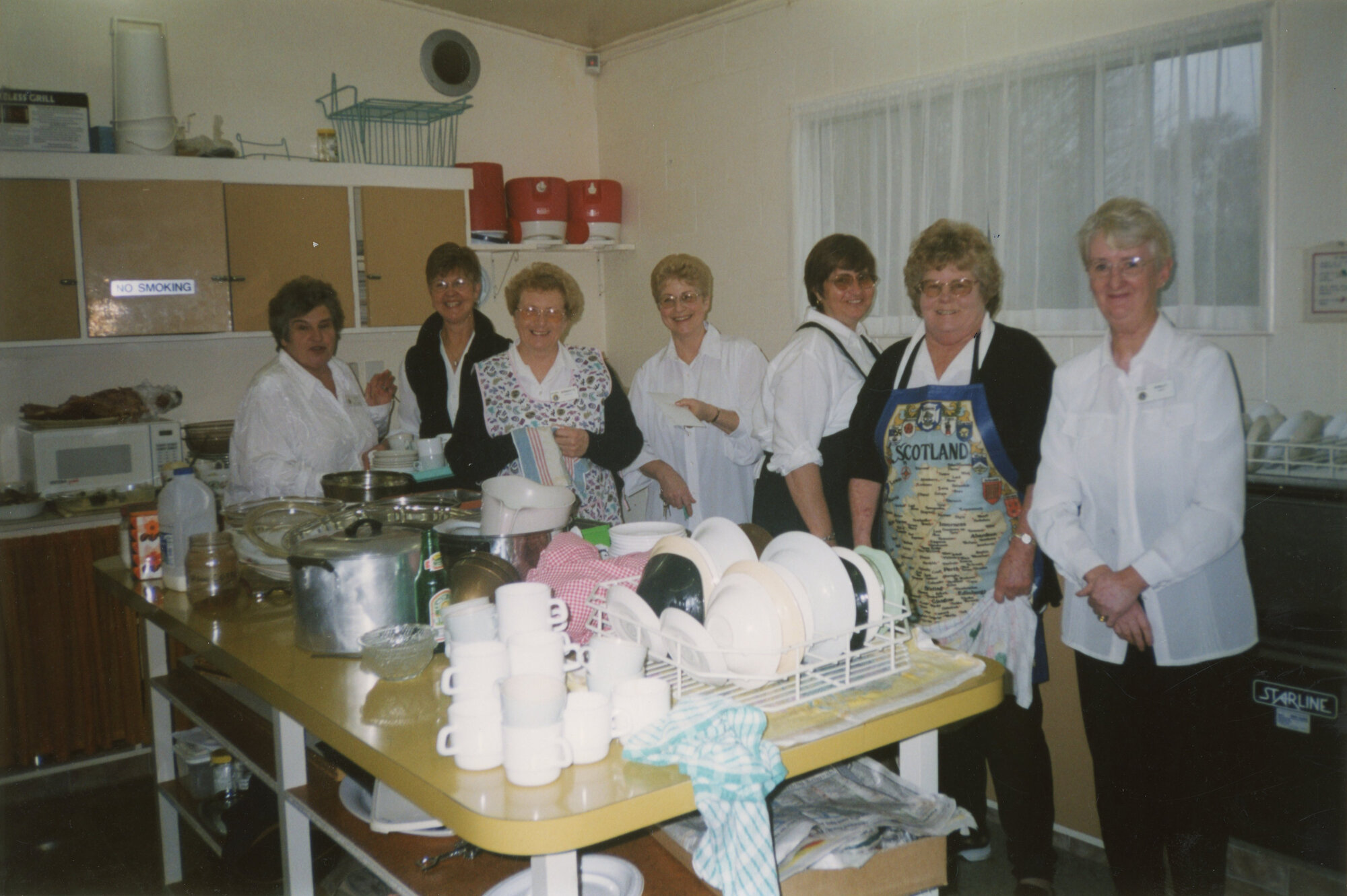 Heretaunga Lions Club; Midwinter Christmas Dinner; 2001