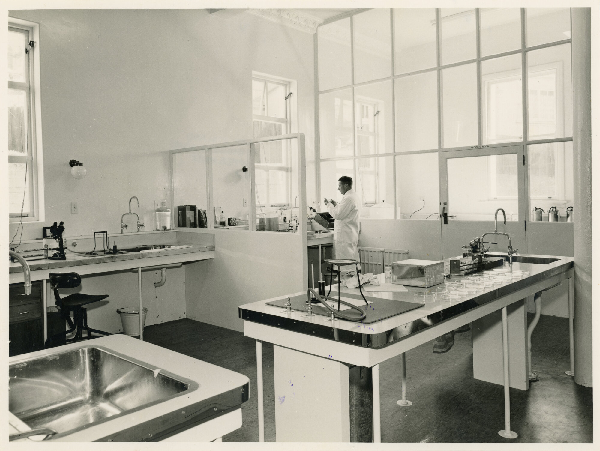 National Health Institute; Interior; 1954