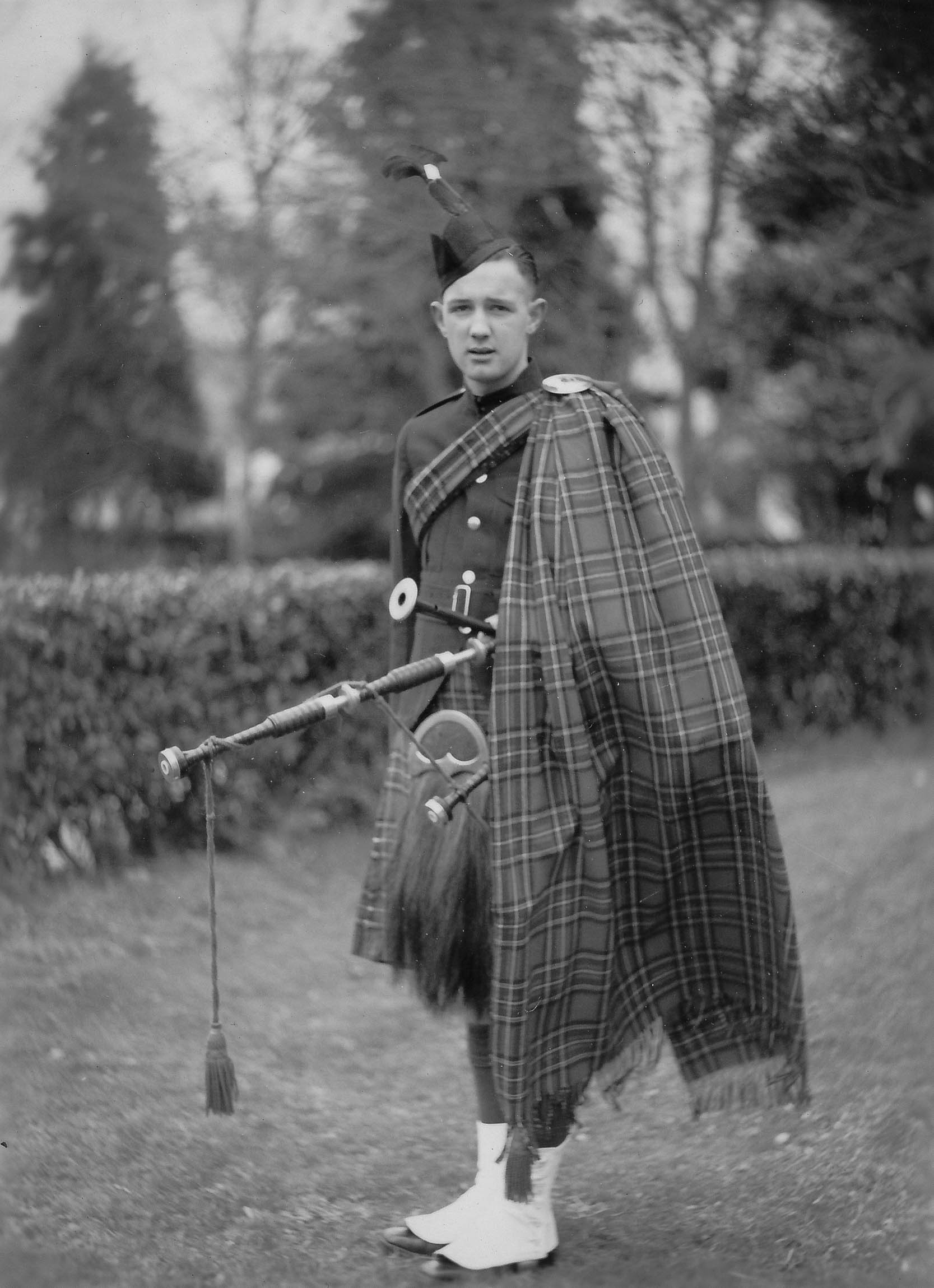 Upper Hutt Pipe Band; Peter Josland; ca. 1945