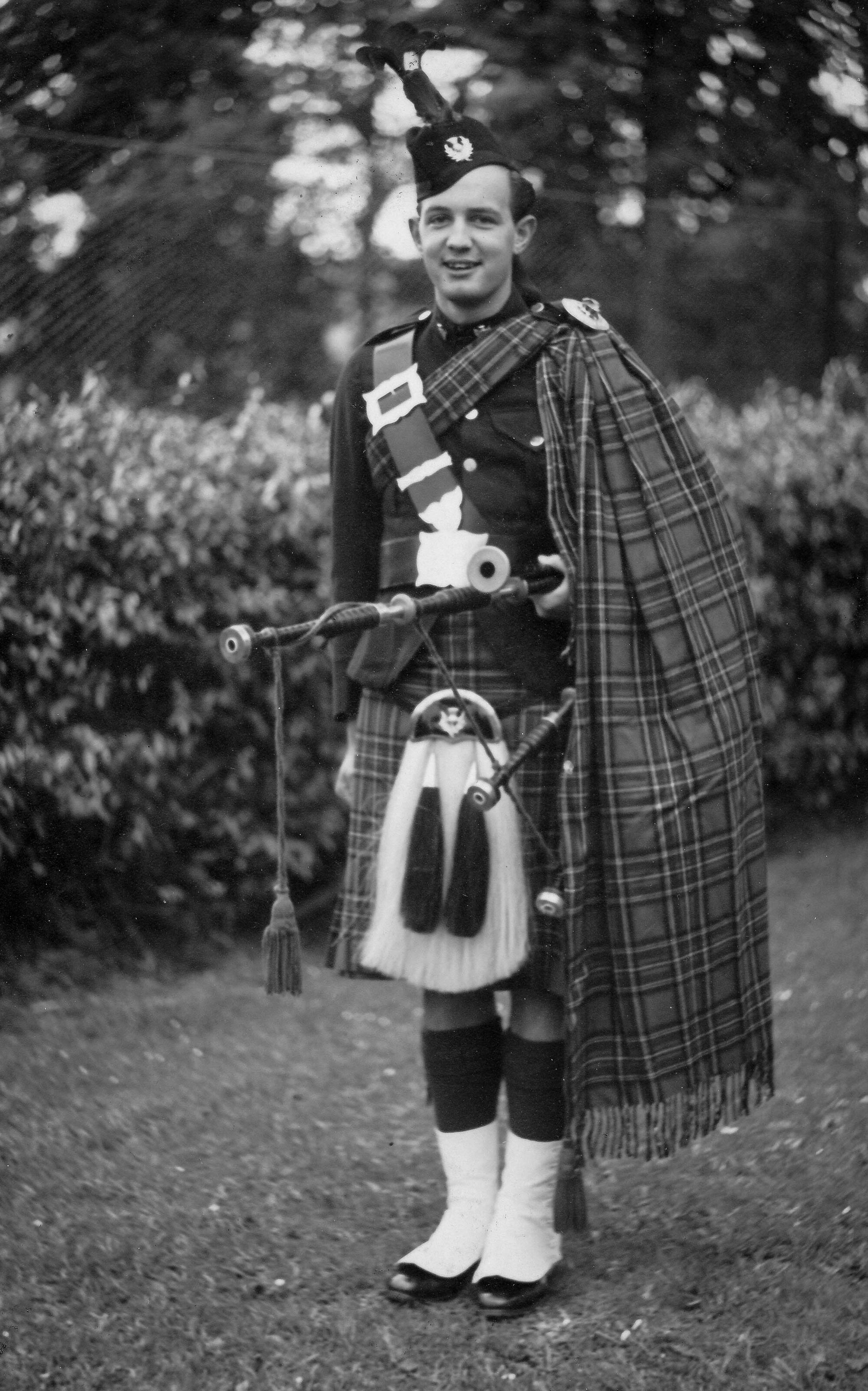 Upper Hutt Pipe Band; Peter Josland; late 1940s