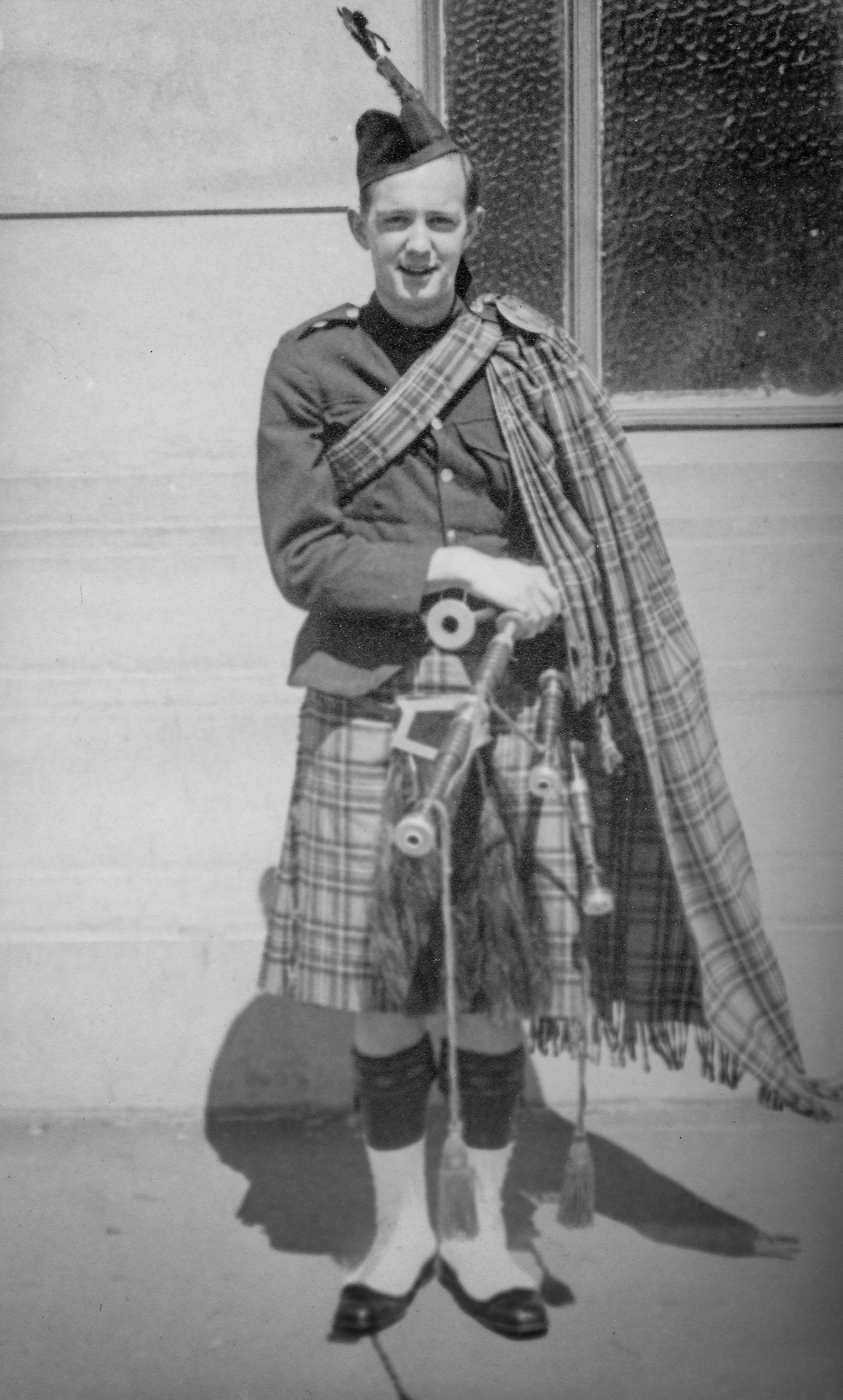 Upper Hutt Pipe Band; Peter Josland; late 1940s