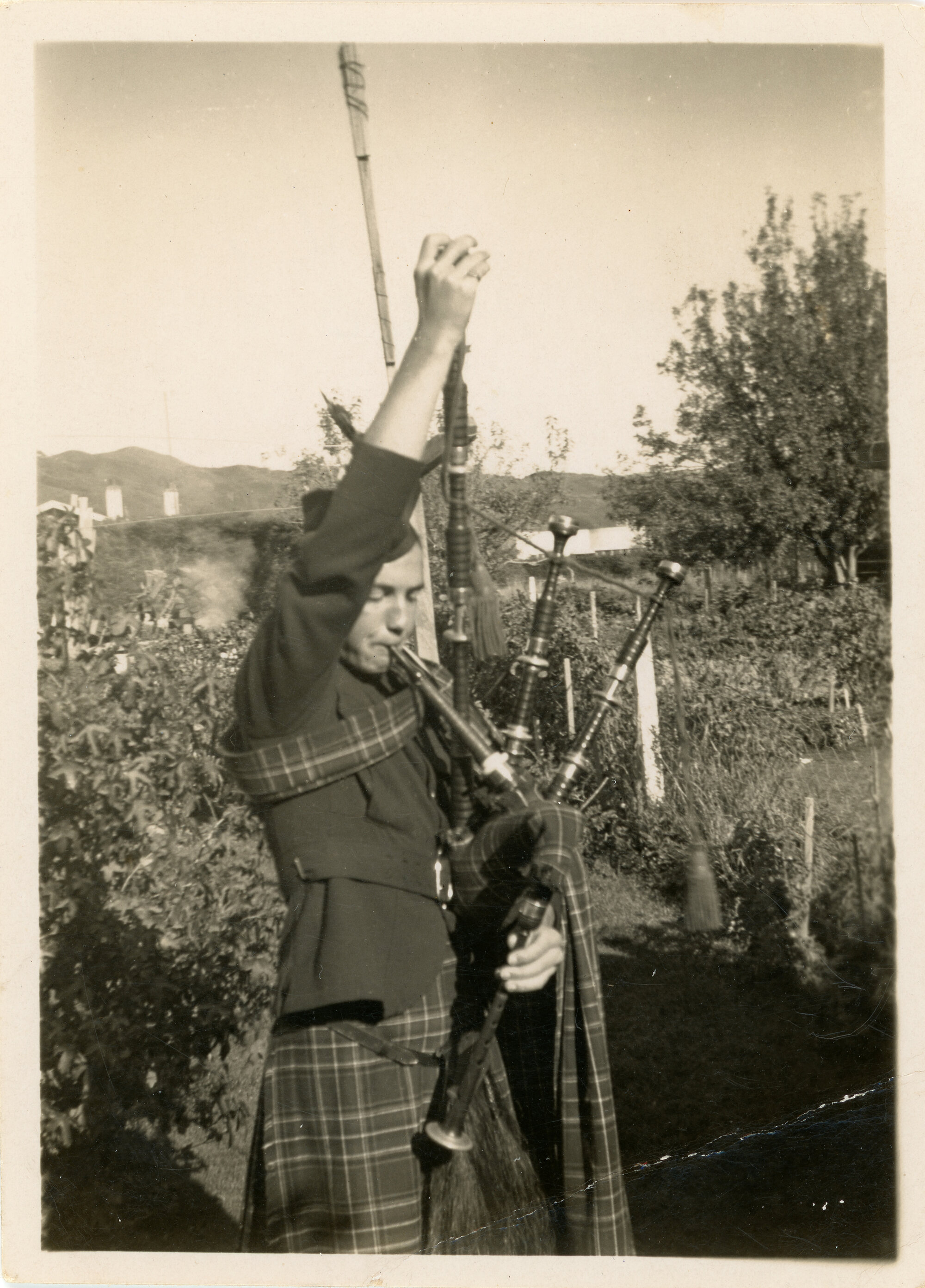 Upper Hutt Pipe Band; Peter Josland; late 1940s